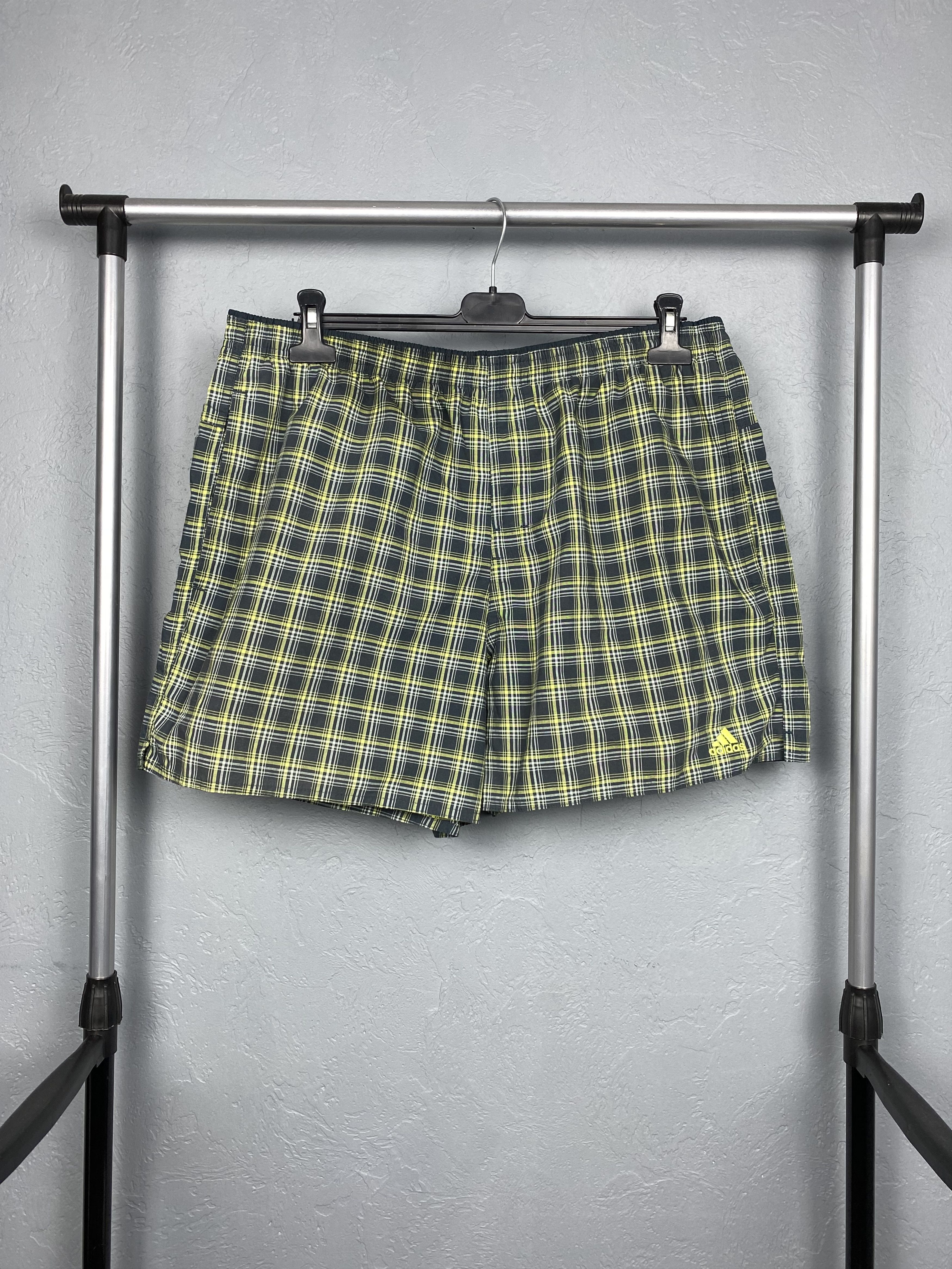 Adidas × Vintage Vintage Adidas Mens Nylon Shorts Y2K Size US 36 / EU 52 - 1 Thumbnail