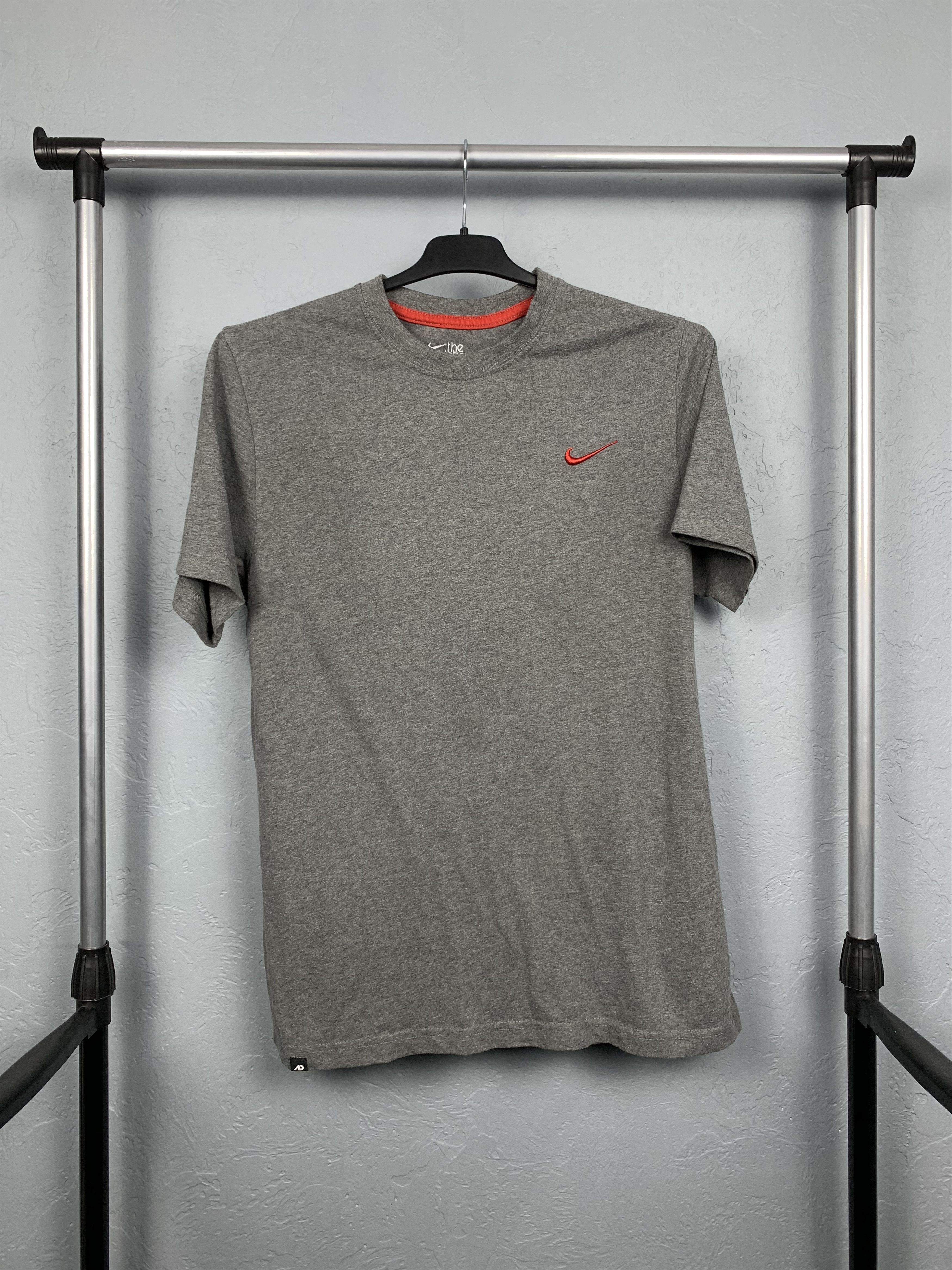 Nike Nike Vintage Mens Swoosh T-Shirt Tee Size US S / EU 44-46 / 1 - 1 Thumbnail