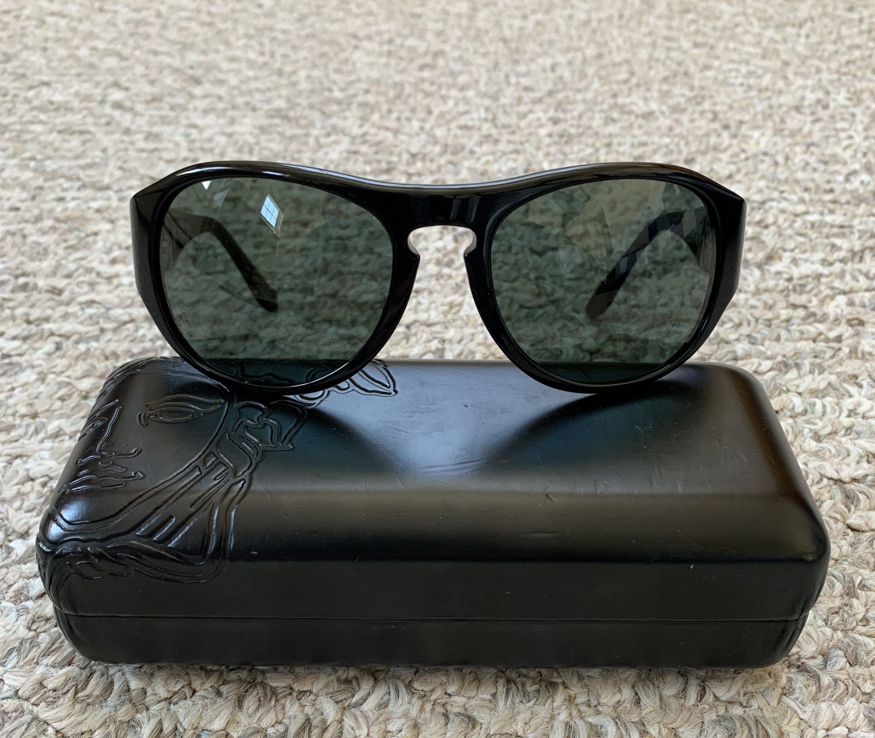 Versace Versace Medusa Sunglasses + Case Size ONE SIZE - 2 Thumbnail