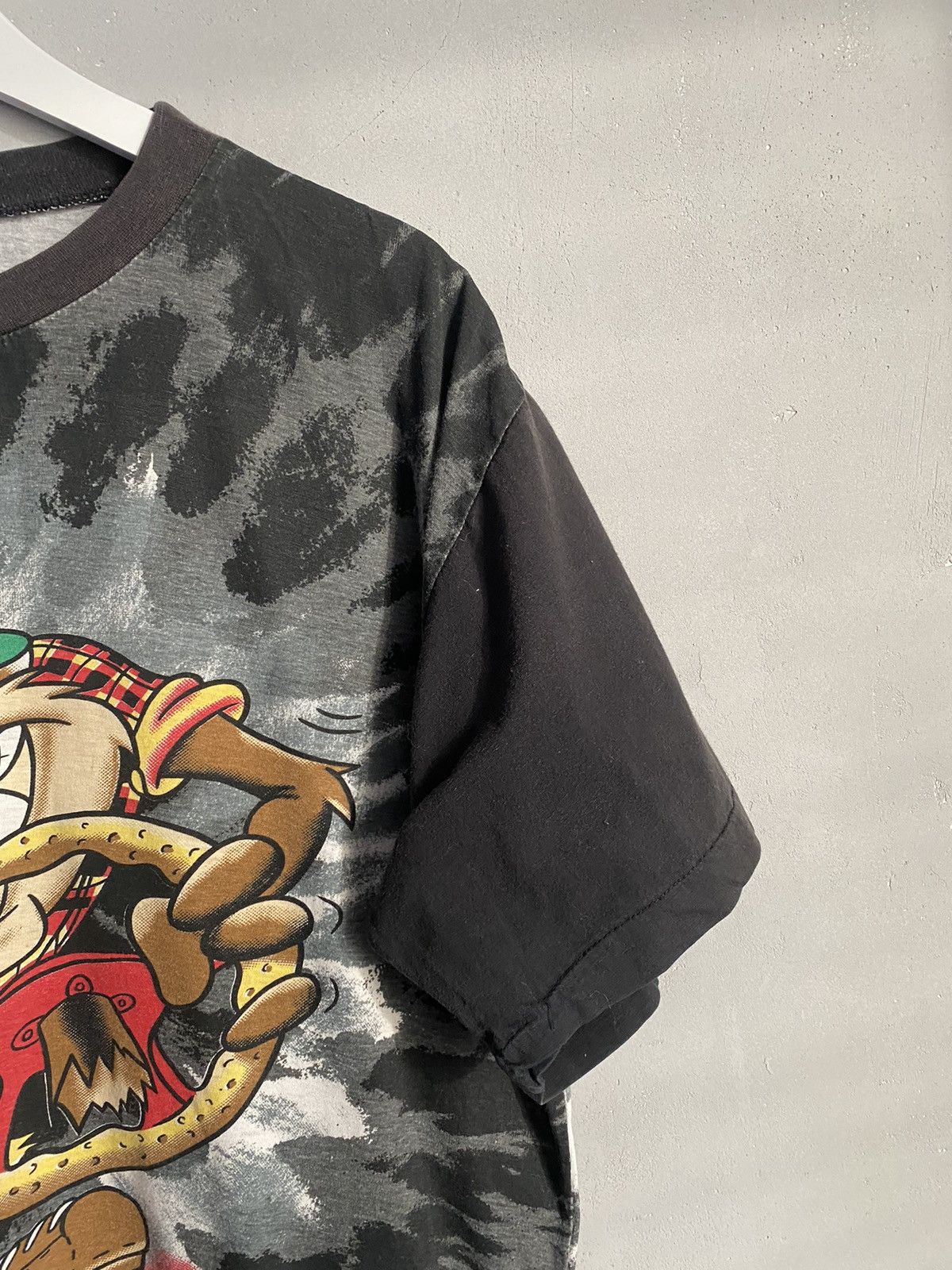 Vintage × Warner Bros Vintage 1995 SPACE JAM TAZ TOUGH GUY Single Stitch Tee Size US M / EU 48-50 / 2 - 4 Thumbnail