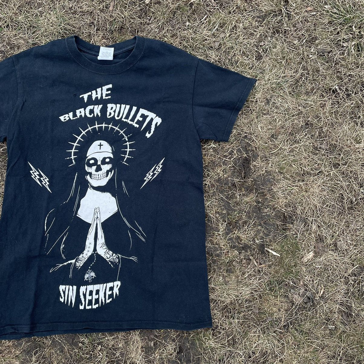 Band Tees Vintage 90s 666 Skulls Sexy Vamp Dead Face Horror Tee 90s Size US M / EU 48-50 / 2 - 2 Thumbnail
