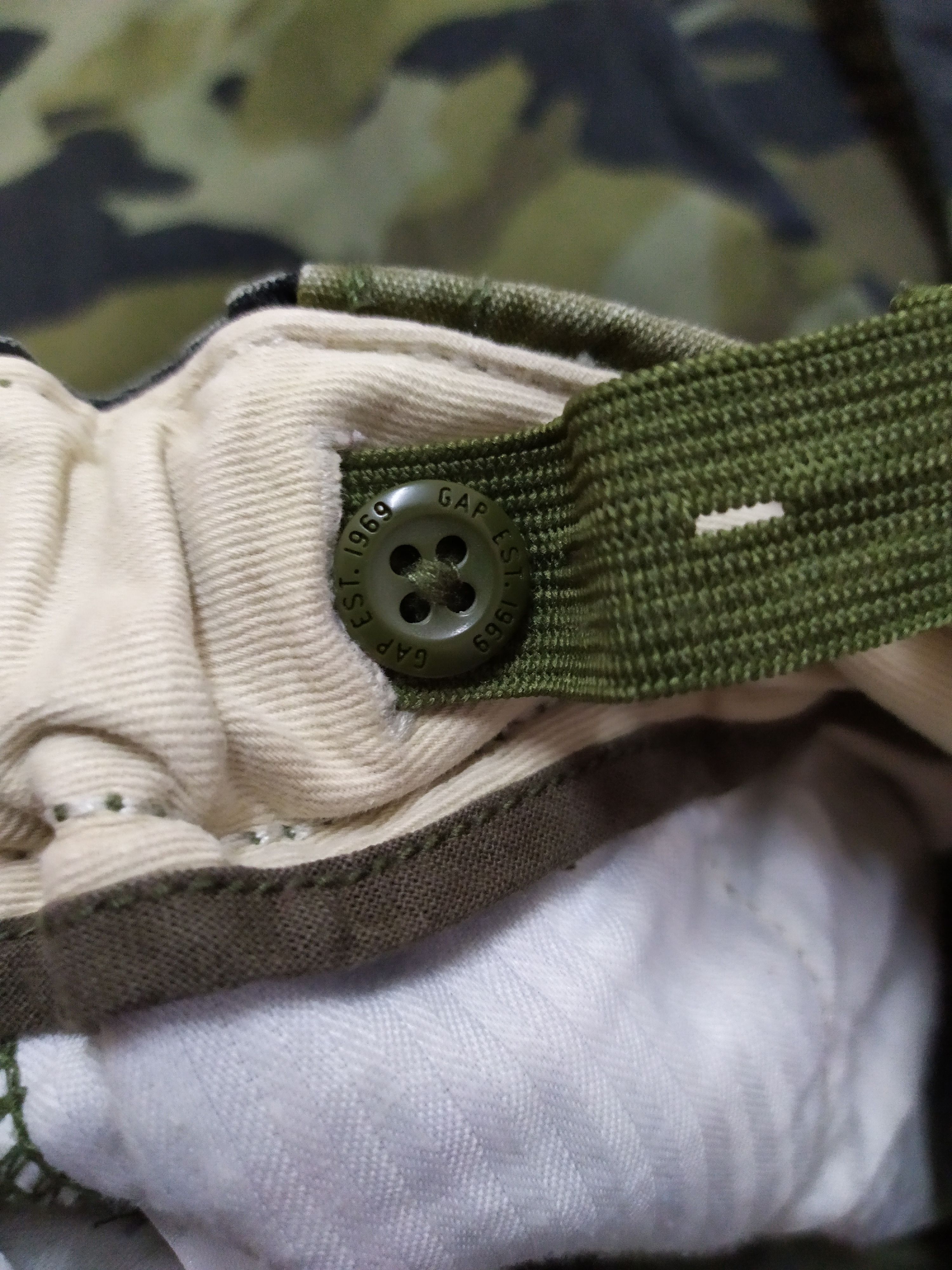 Japanese Brand VINTAGE JAPANESE FLARE FADED CAMO CARGO PANTS Size US 27 - 16 Thumbnail