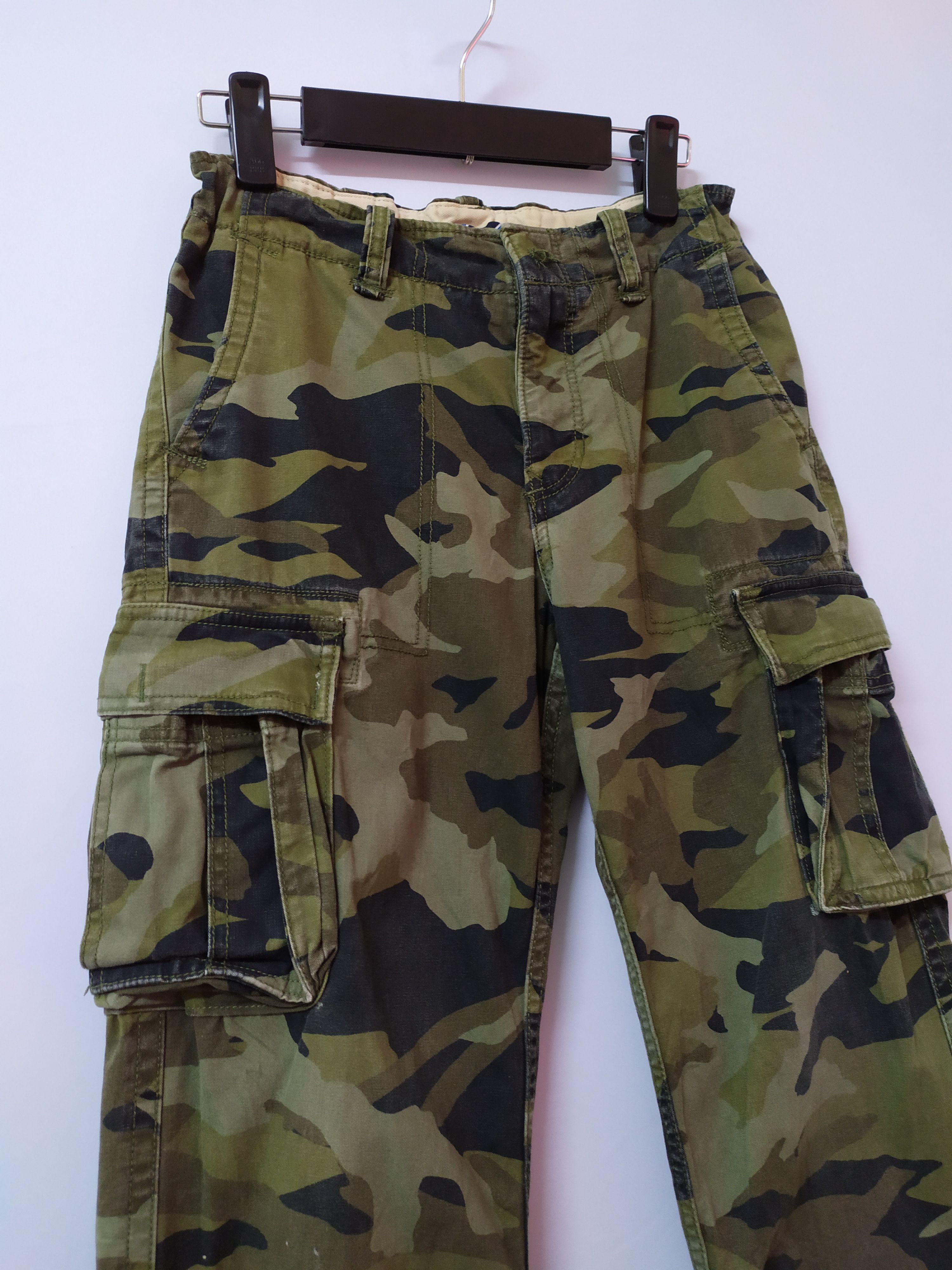 Japanese Brand VINTAGE JAPANESE FLARE FADED CAMO CARGO PANTS Size US 27 - 4 Thumbnail