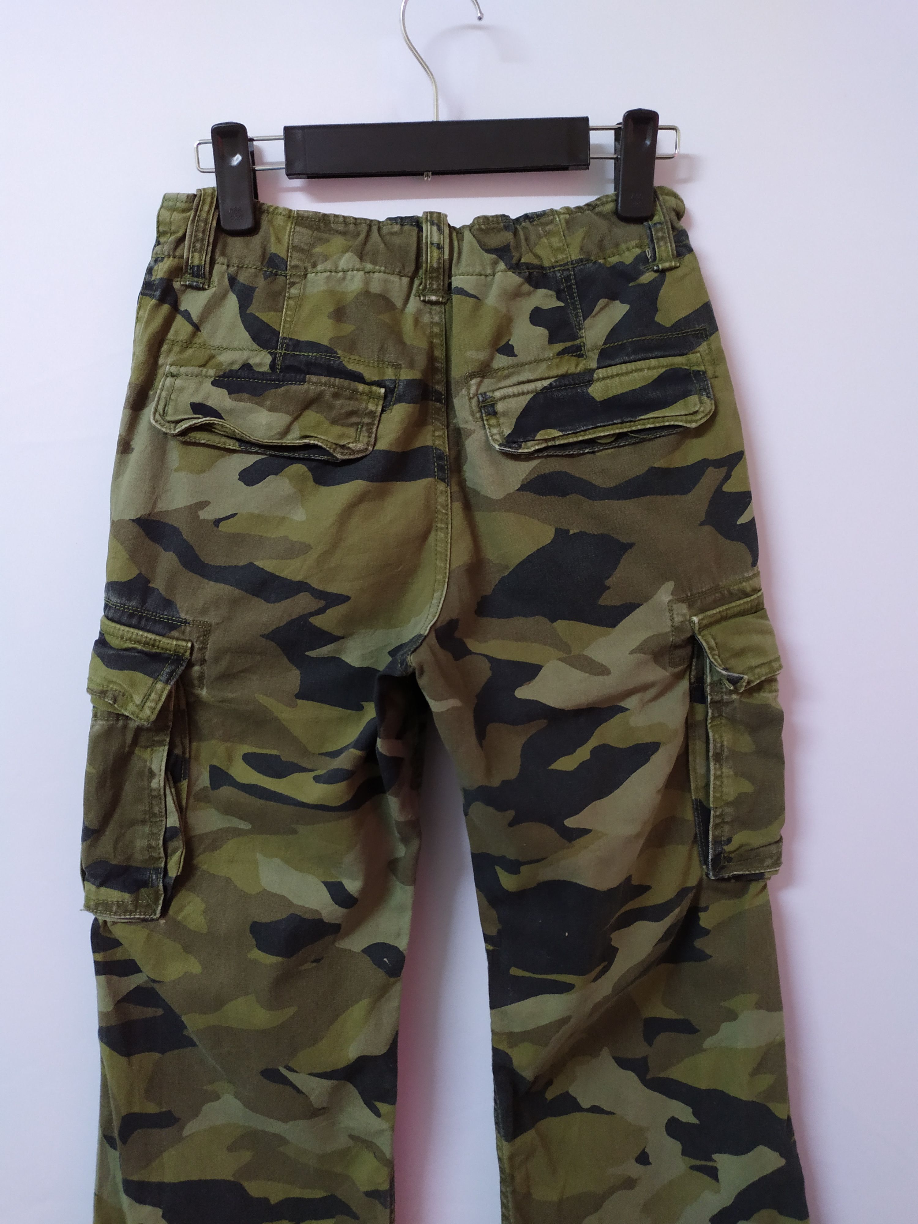 Japanese Brand VINTAGE JAPANESE FLARE FADED CAMO CARGO PANTS Size US 27 - 9 Thumbnail