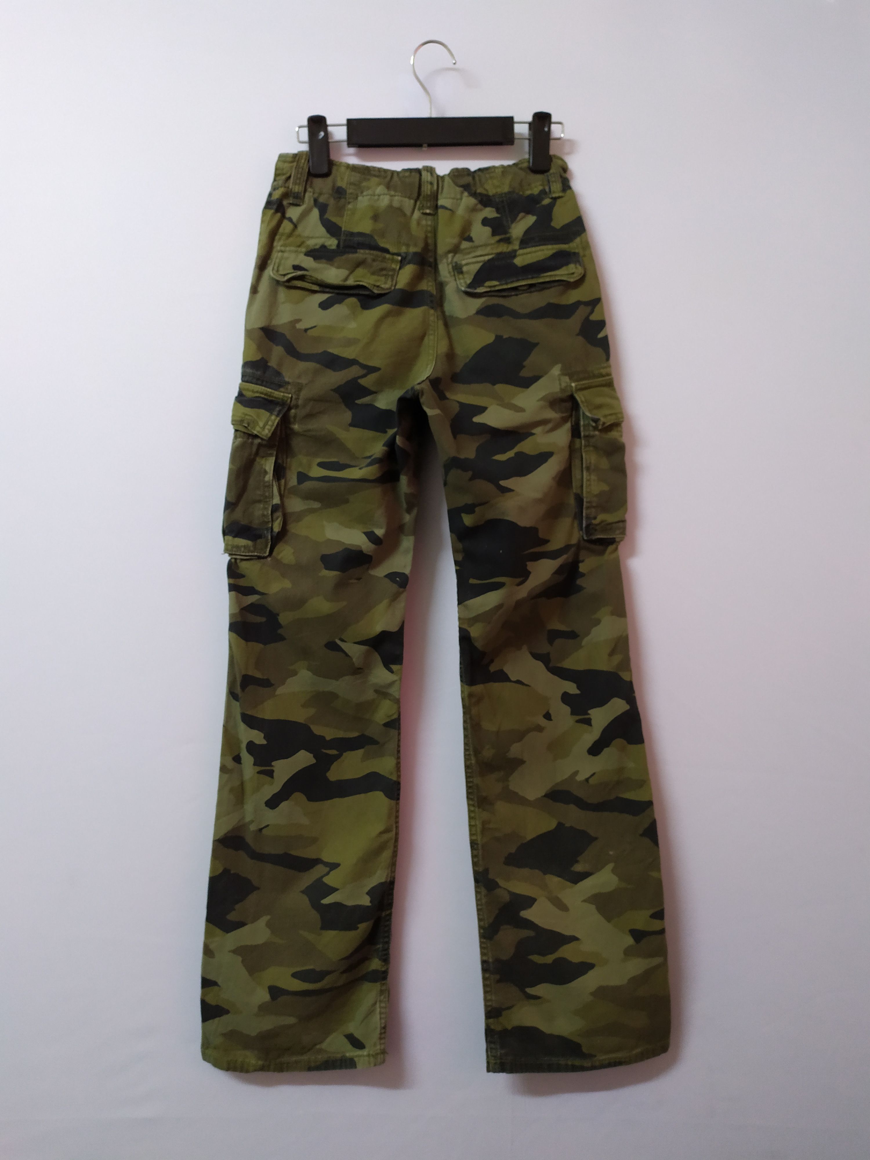 Japanese Brand VINTAGE JAPANESE FLARE FADED CAMO CARGO PANTS Size US 27 - 11 Thumbnail