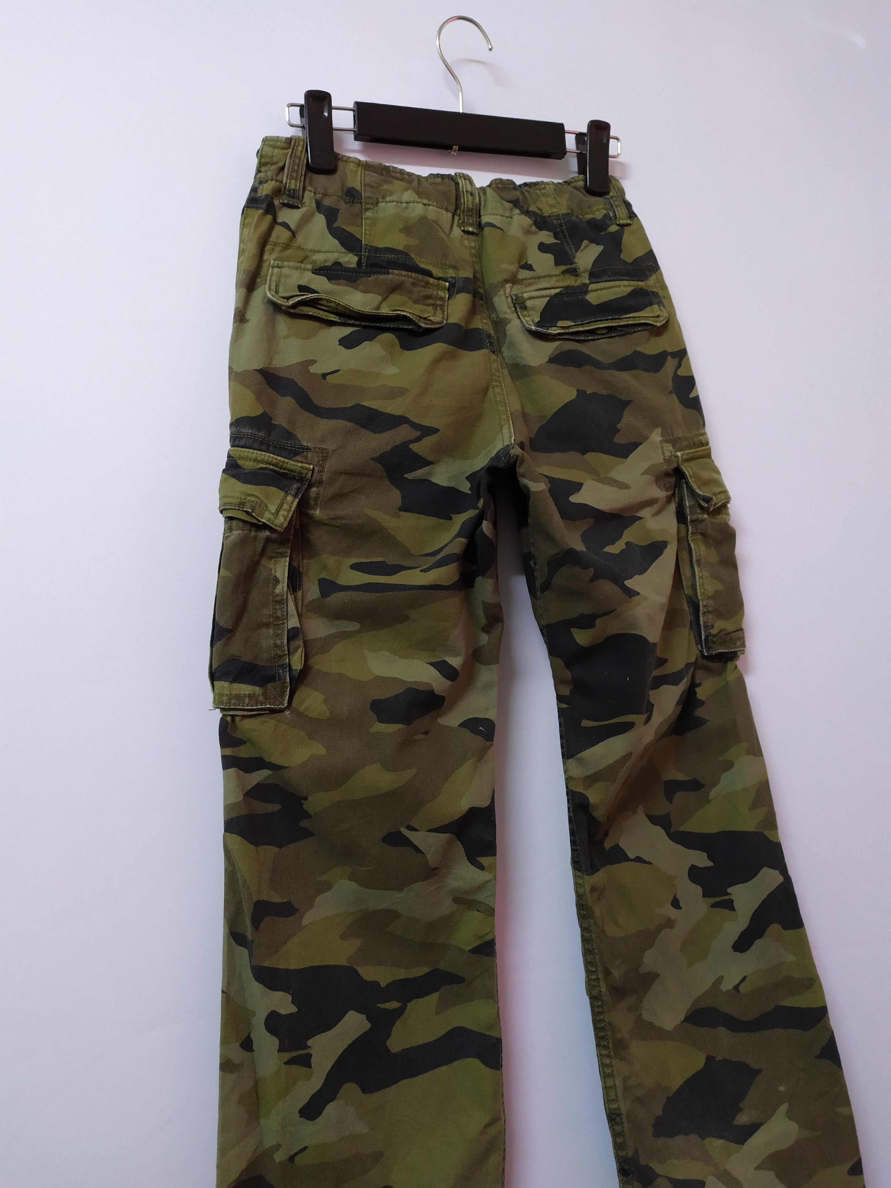 Japanese Brand VINTAGE JAPANESE FLARE FADED CAMO CARGO PANTS Size US 27 - 7 Thumbnail