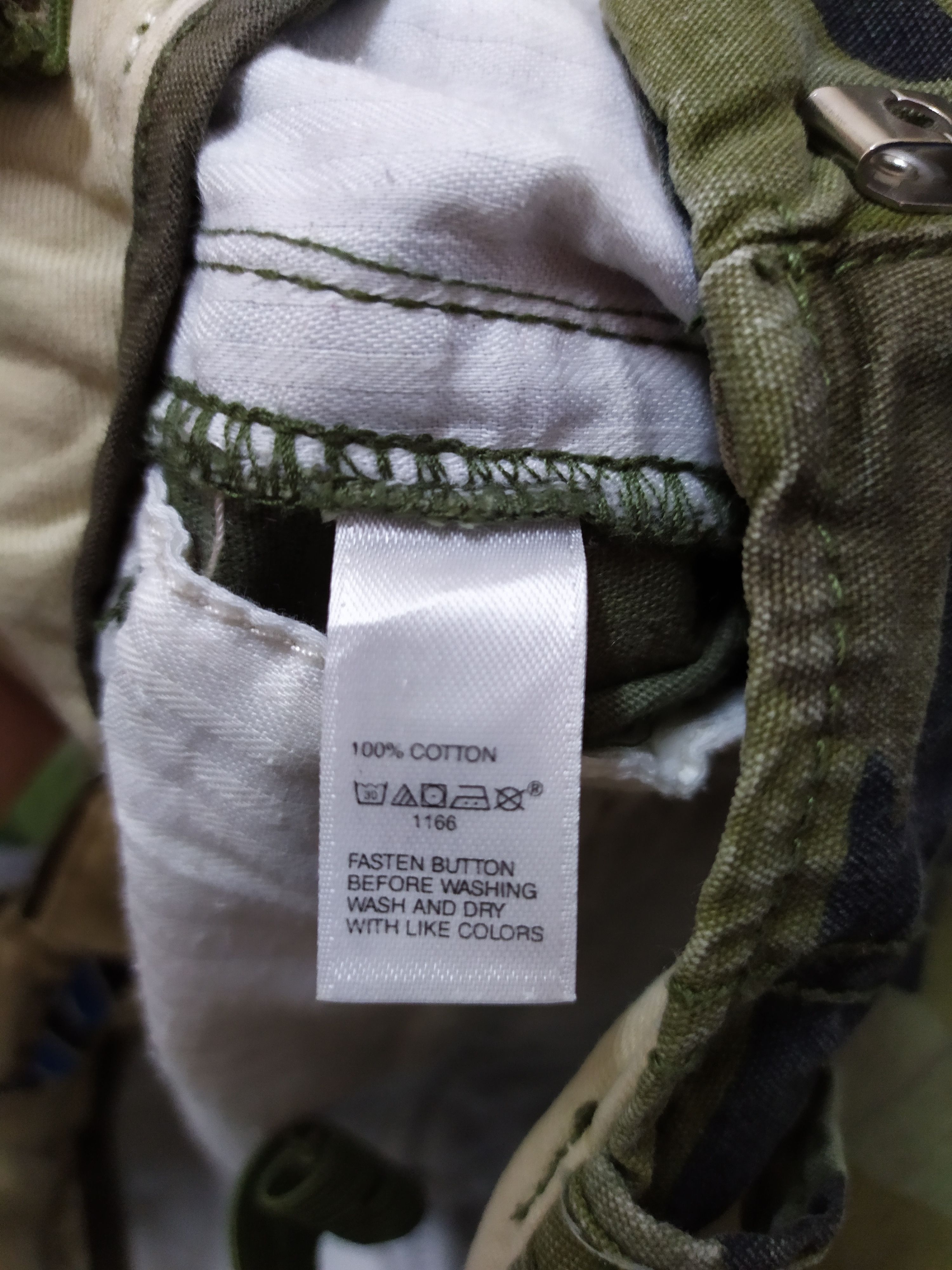 Japanese Brand VINTAGE JAPANESE FLARE FADED CAMO CARGO PANTS Size US 27 - 14 Thumbnail