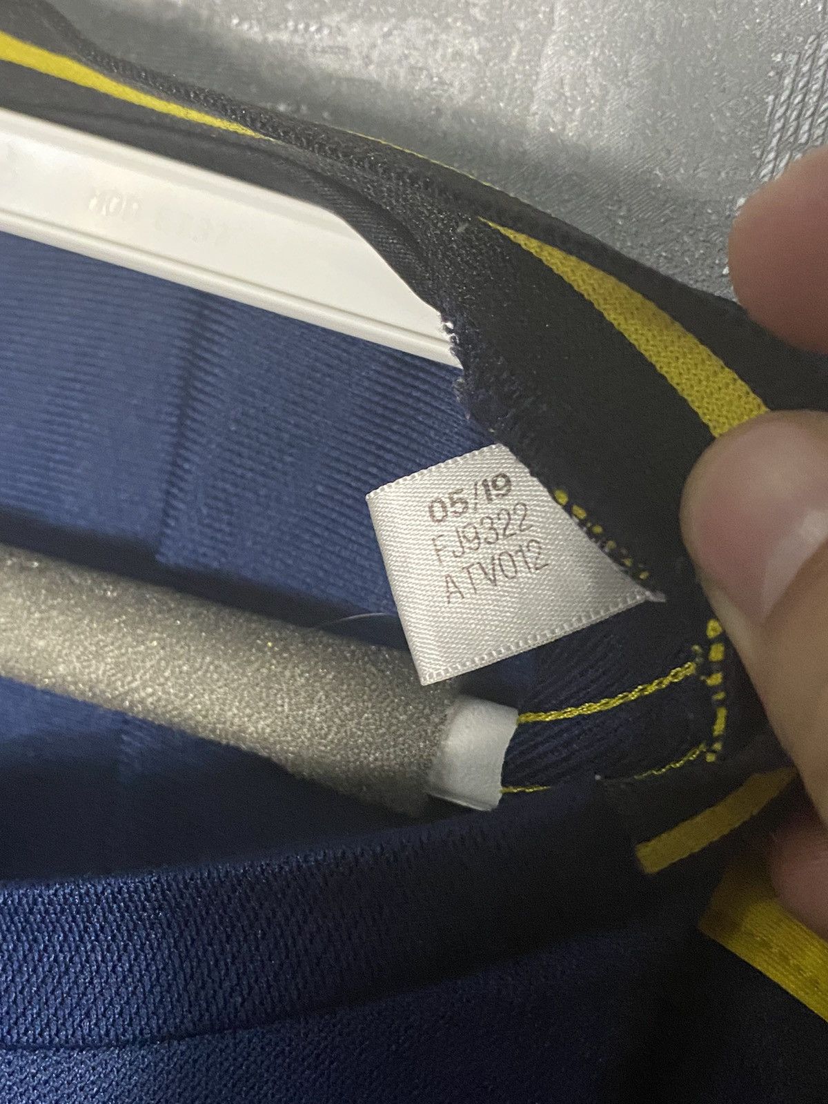 Adidas 2019 Arsenal Adidas Soccer Jersey Fly Emirates Size US L / EU 52-54 / 3 - 4 Thumbnail