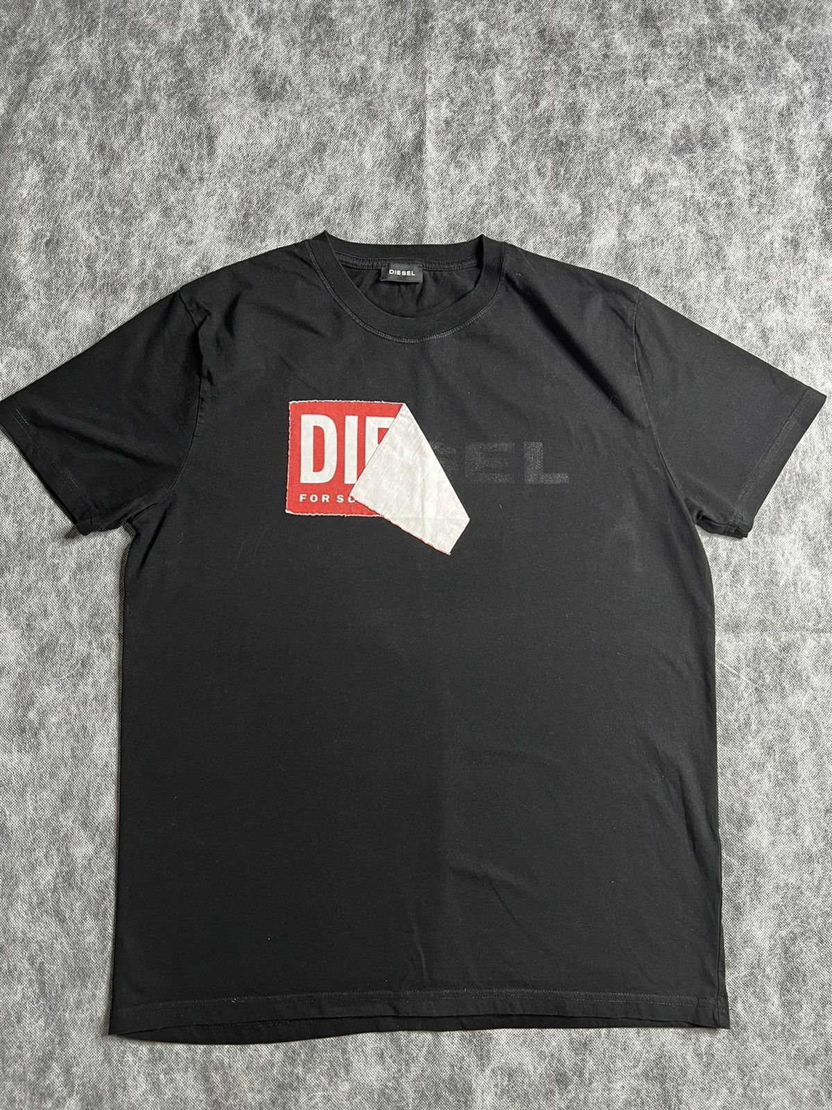 Diesel Vintage Diesel Big Logo Y2K Style T-Shirt Size US L / EU 52-54 / 3 - 1 Thumbnail