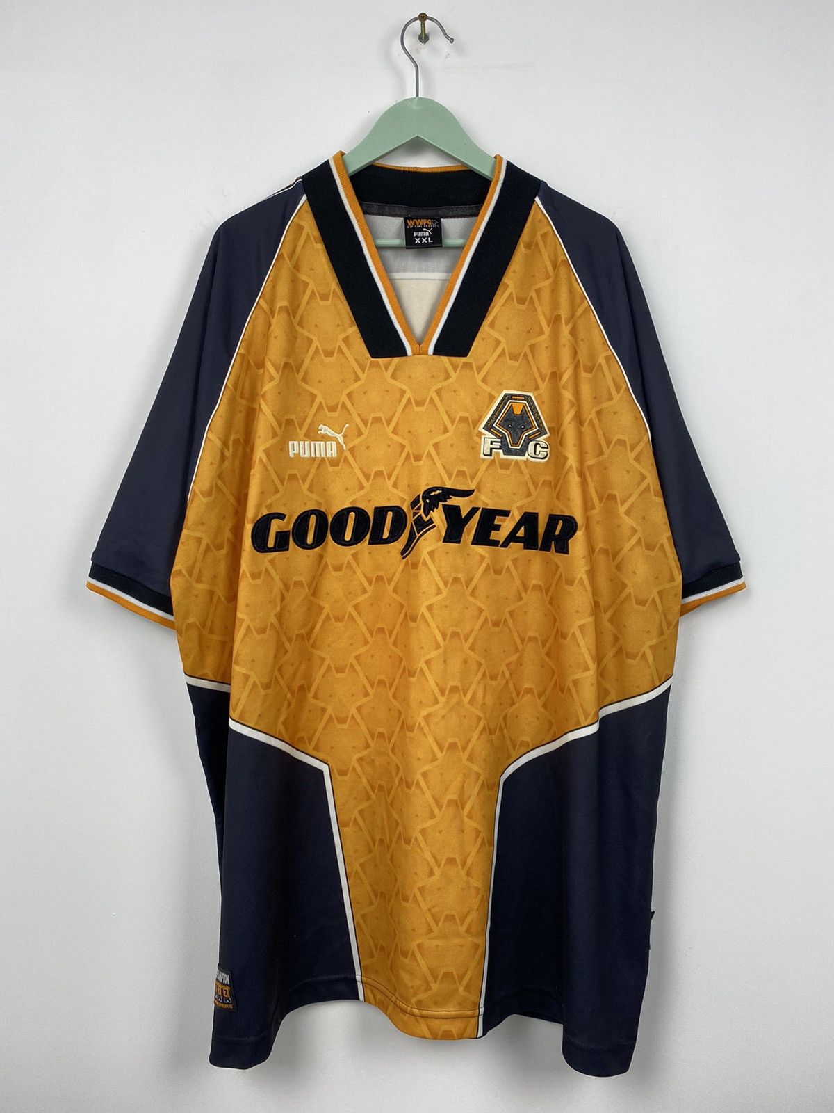 Puma Vintage Wolverhampton Wanderers 1996 Soccer Jersey PSG Milan Size US XXL / EU 58 / 5 - 1 Thumbnail