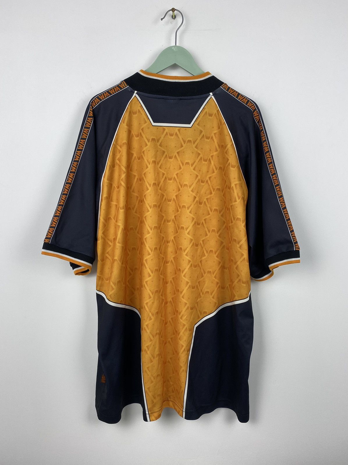 Puma Vintage Wolverhampton Wanderers 1996 Soccer Jersey PSG Milan Size US XXL / EU 58 / 5 - 9 Thumbnail
