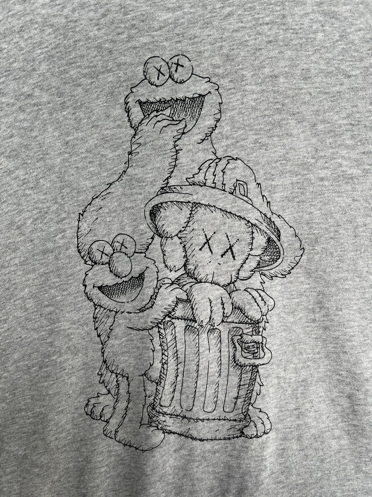 Japanese Brand Uniqlo x Kaws x Sesame Street Sweatshirt Size US L / EU 52-54 / 3 - 3 Thumbnail