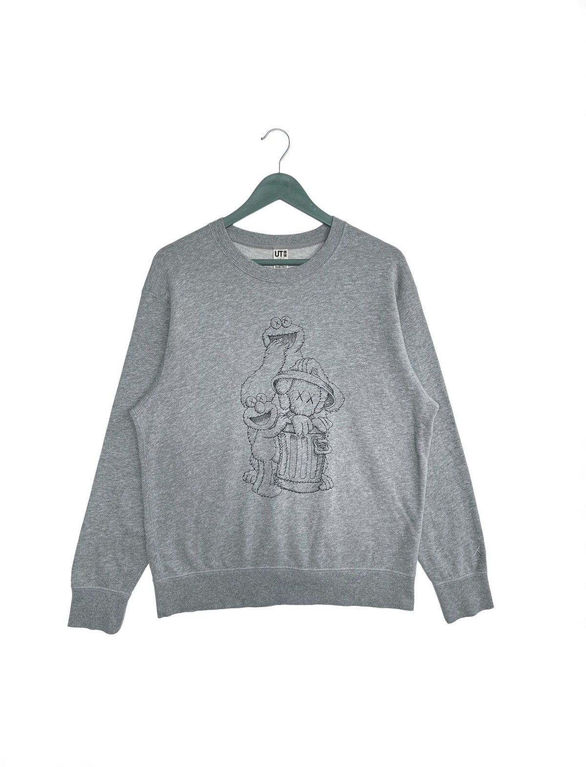Japanese Brand Uniqlo x Kaws x Sesame Street Sweatshirt Size US L / EU 52-54 / 3 - 1 Thumbnail