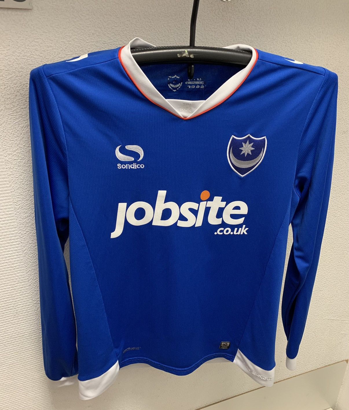 Other Portsmouth fc soccer jersey longsleeve sandico S sz Size US S / EU 44-46 / 1 - 1 Thumbnail