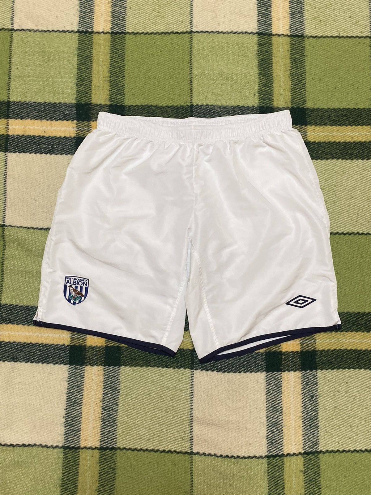Umbro Vintage 90s Umbro shorts streetwear y2k casual size XL Size US 36 / EU 52 - 1 Thumbnail