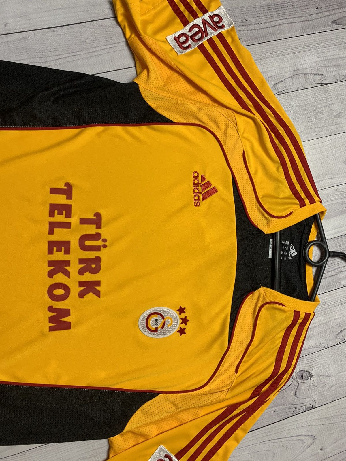 Adidas Vintage Adidas Galatasaray soccer jersey size L Size US L / EU 52-54 / 3 - 4 Thumbnail