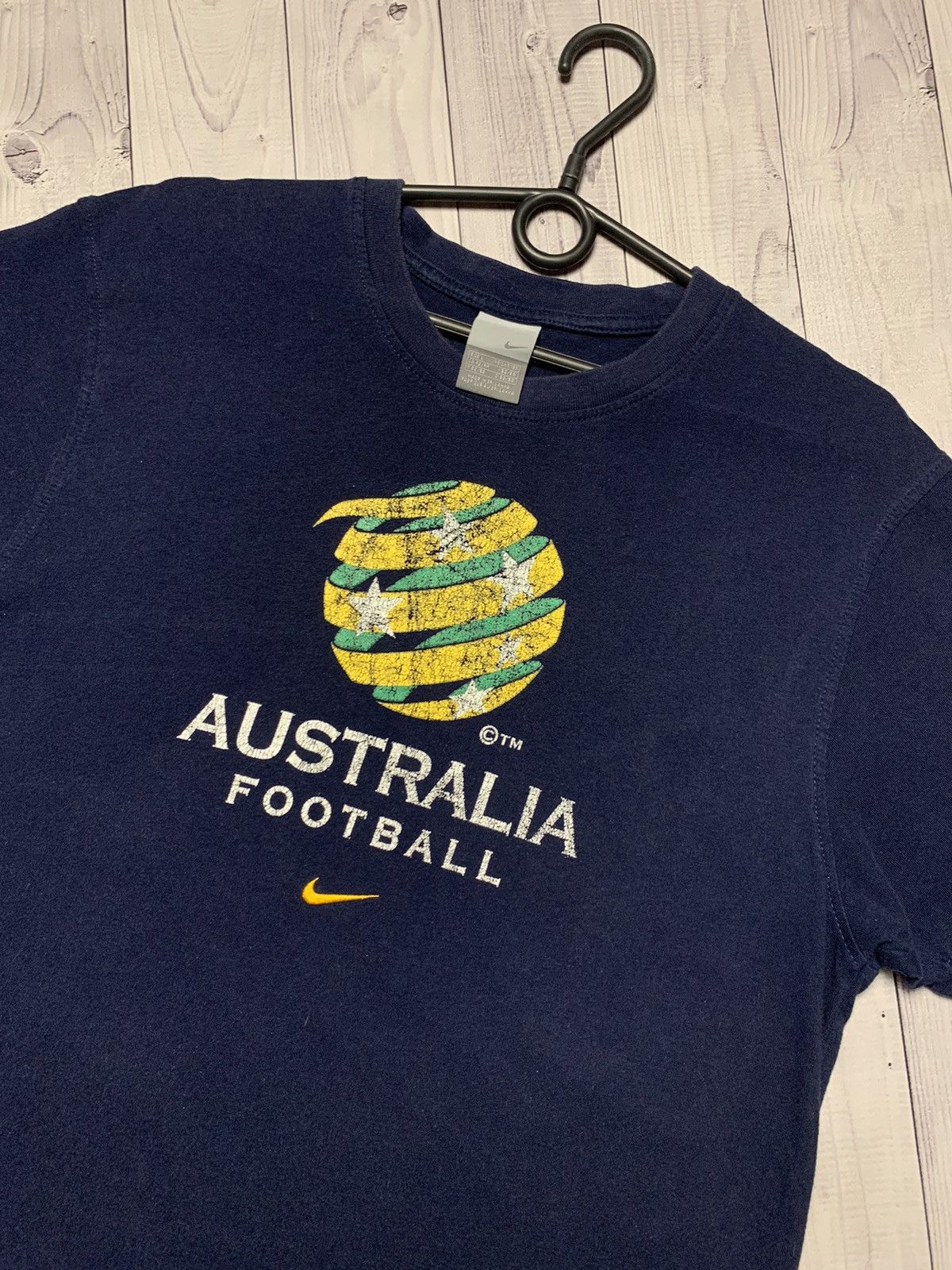 Vintage Nike Australia soccer tee football size L