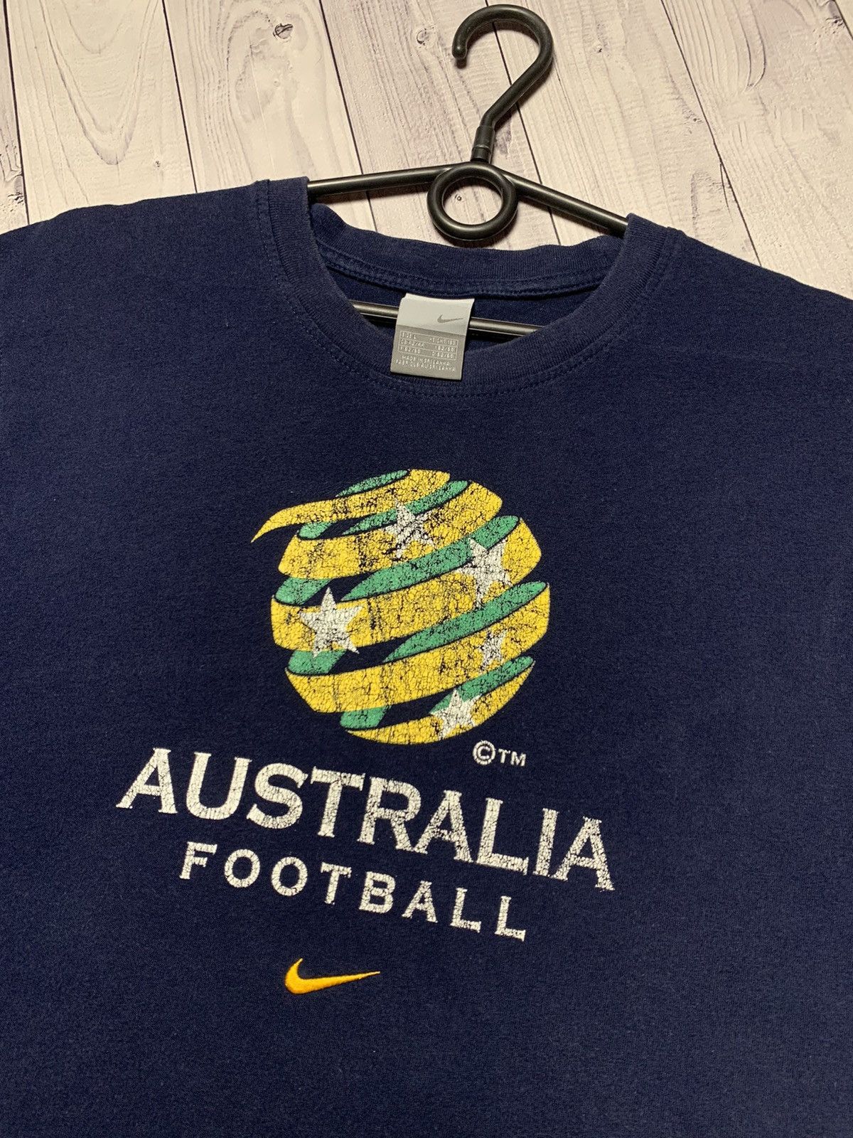 Vintage Nike Australia soccer tee football size L