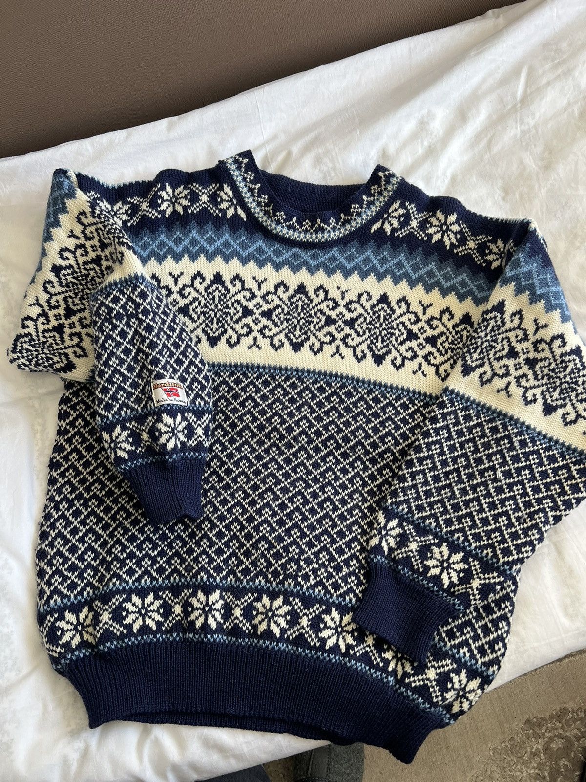 Vintage Awesome Knitwear Nordstrikk Design / Dale of Norway style Size US M / EU 48-50 / 2 - 4 Thumbnail