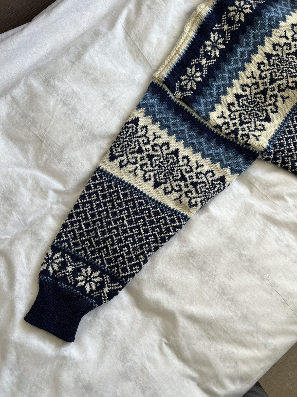Vintage Awesome Knitwear Nordstrikk Design / Dale of Norway style Size US M / EU 48-50 / 2 - 7 Thumbnail