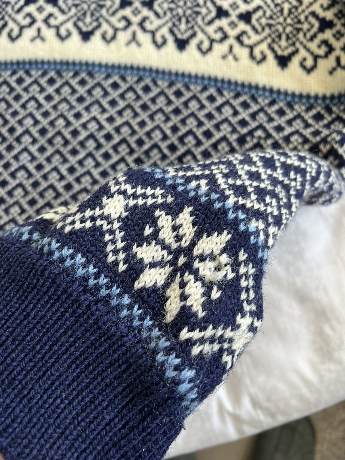Vintage Awesome Knitwear Nordstrikk Design / Dale of Norway style Size US M / EU 48-50 / 2 - 9 Thumbnail