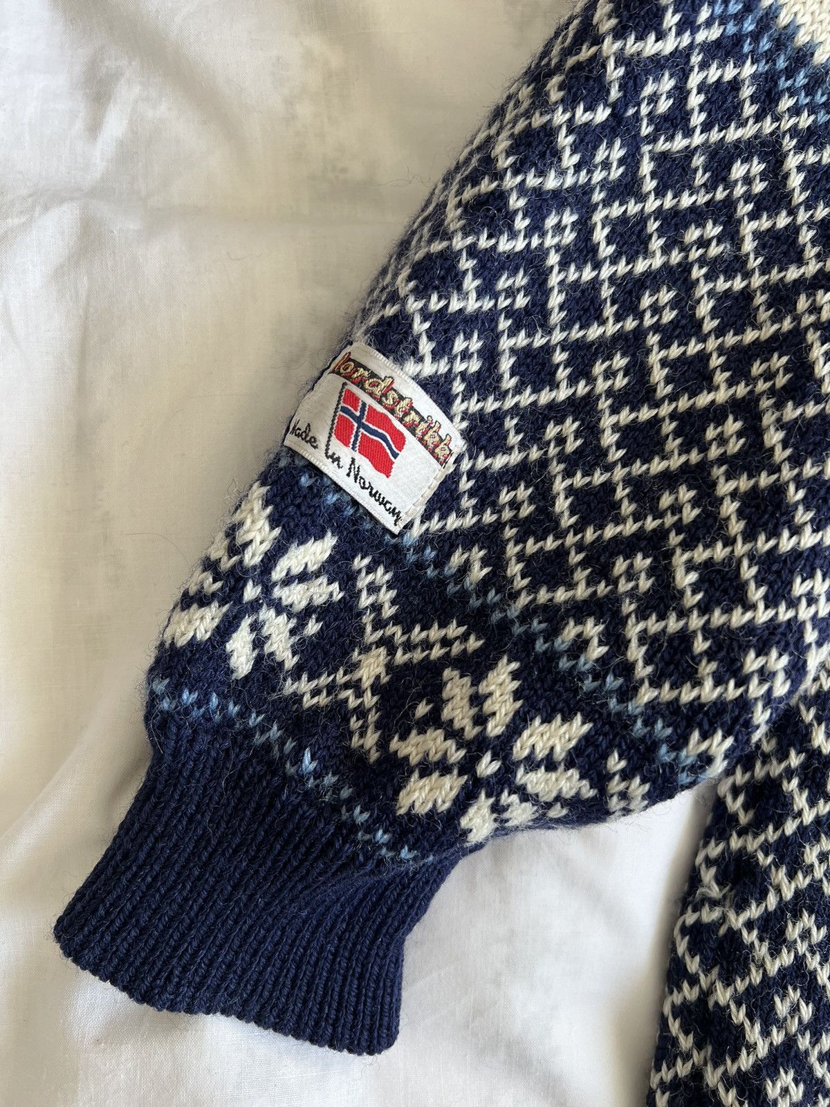 Vintage Awesome Knitwear Nordstrikk Design / Dale of Norway style Size US M / EU 48-50 / 2 - 5 Thumbnail