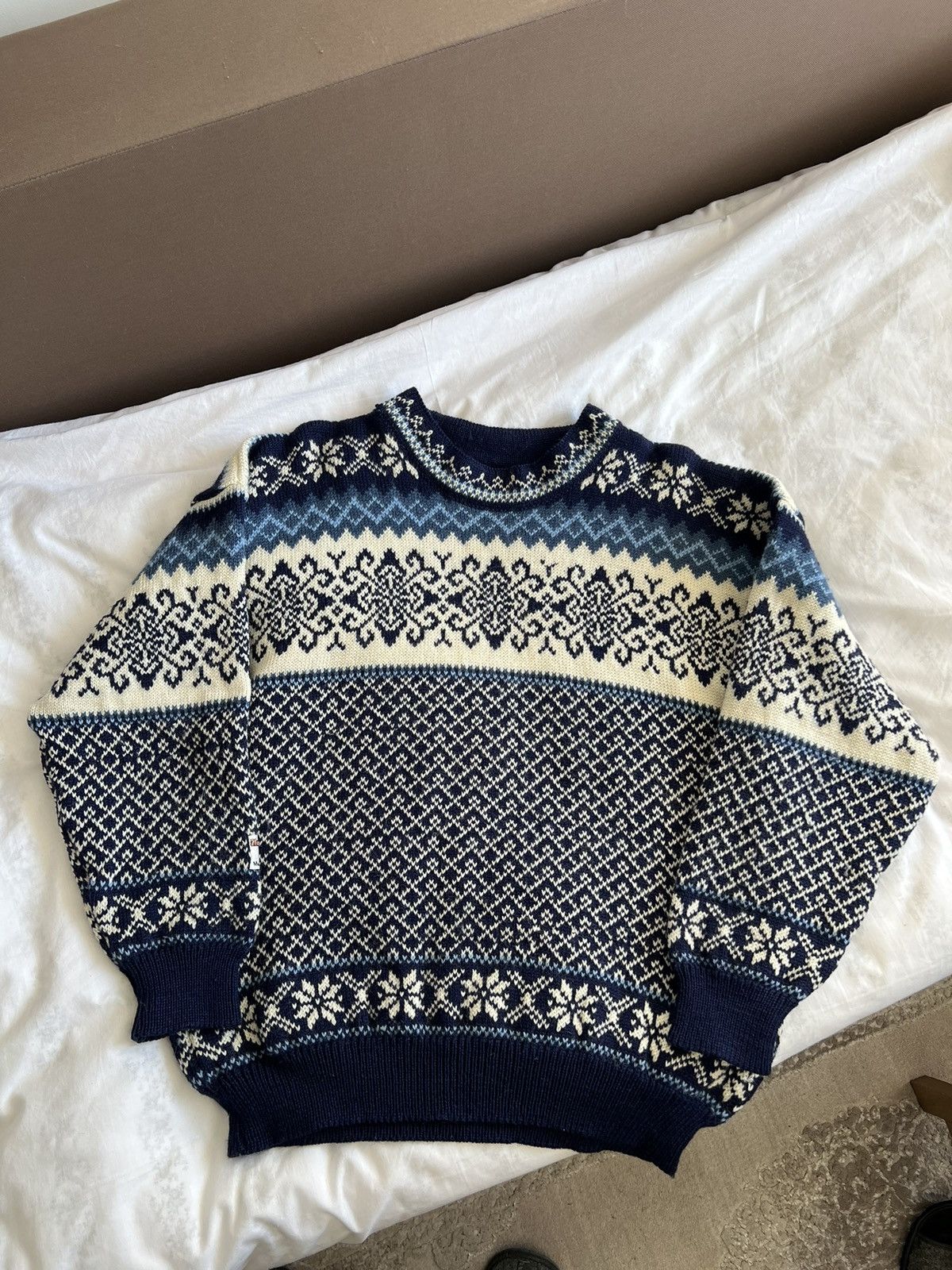 Vintage Awesome Knitwear Nordstrikk Design / Dale of Norway style Size US M / EU 48-50 / 2 - 1 Thumbnail