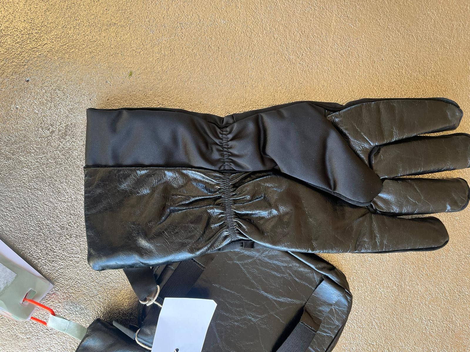 Off-White Leather Pouch Gloves in Black Size ONE SIZE - 12 Thumbnail