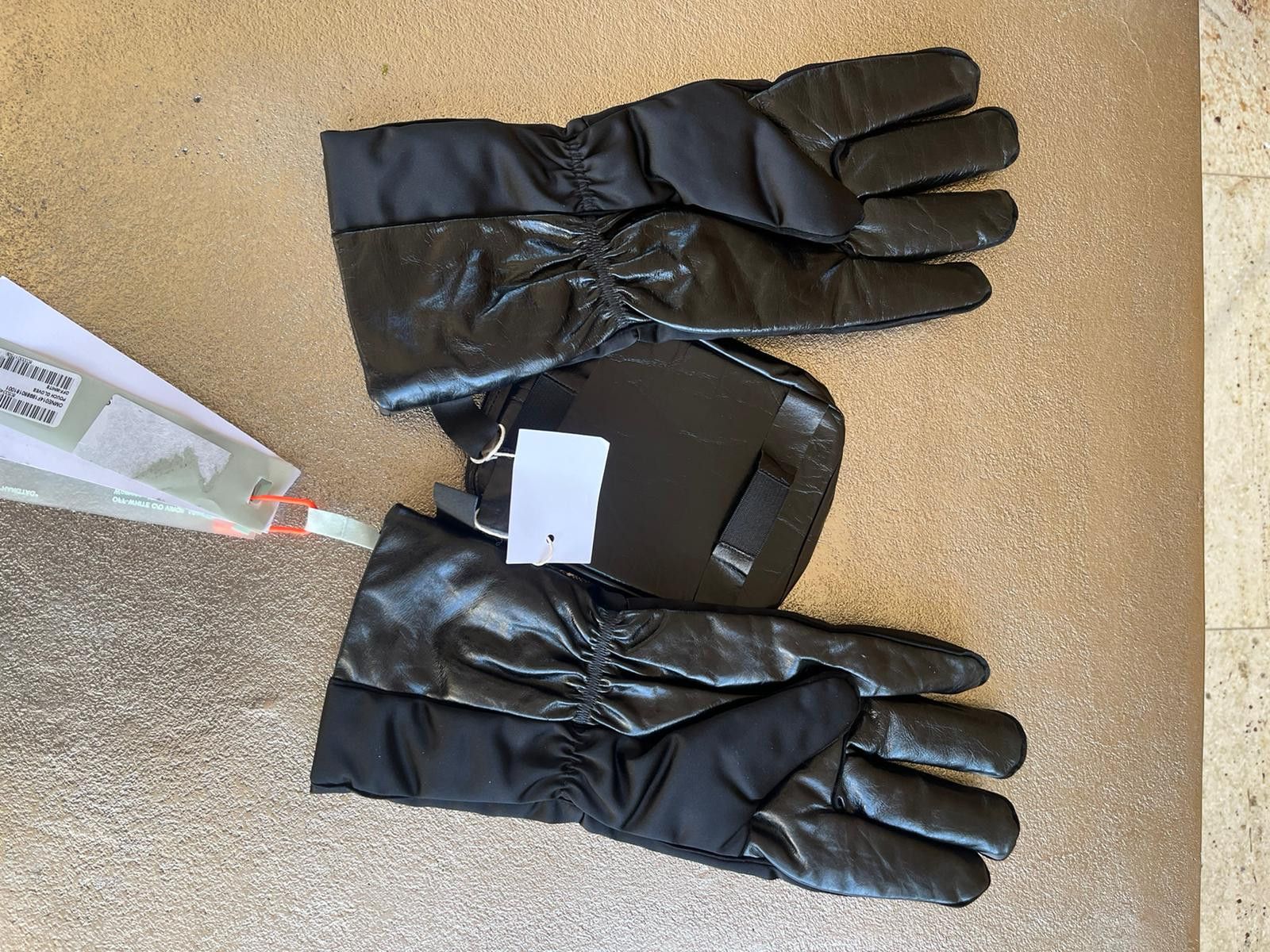 Off-White Leather Pouch Gloves in Black Size ONE SIZE - 9 Thumbnail