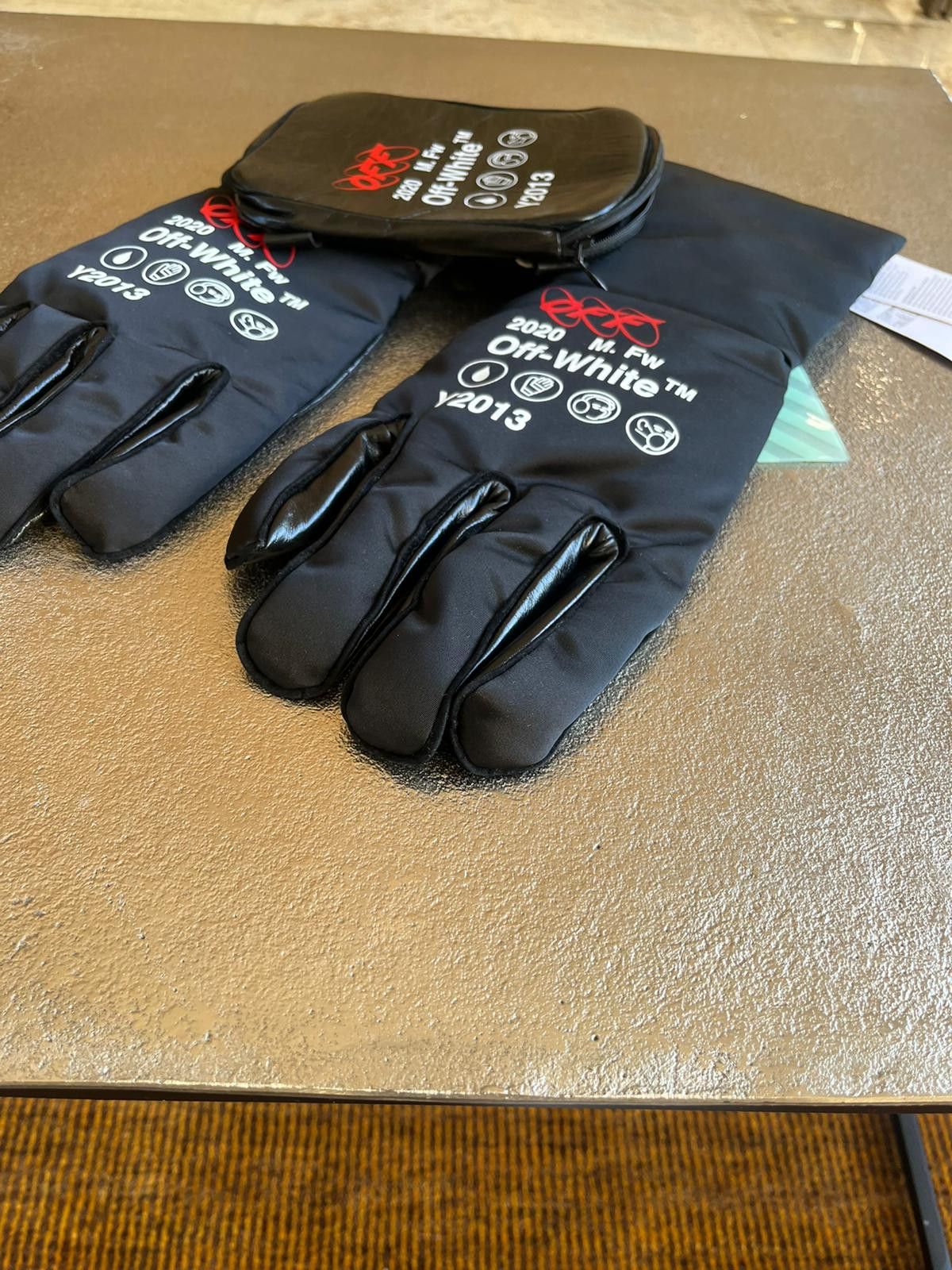 Off-White Leather Pouch Gloves in Black Size ONE SIZE - 6 Thumbnail