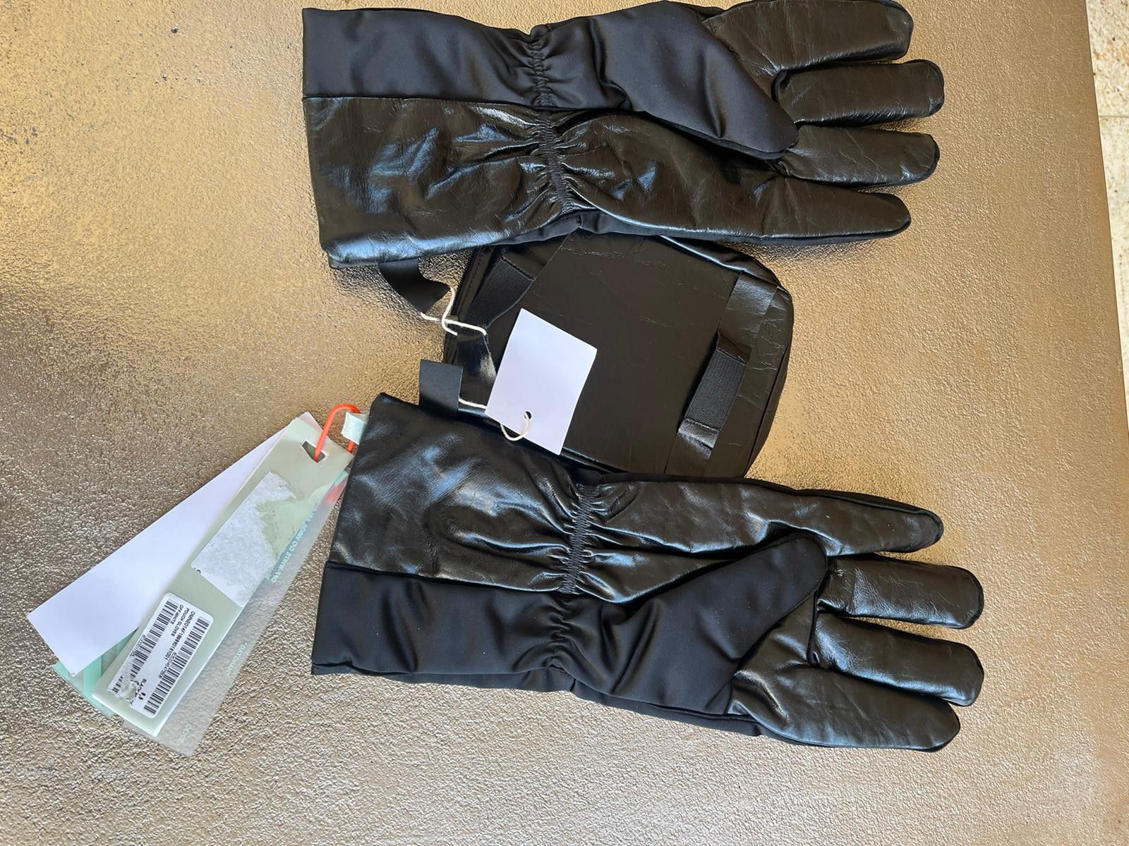 Off-White Leather Pouch Gloves in Black Size ONE SIZE - 13 Thumbnail