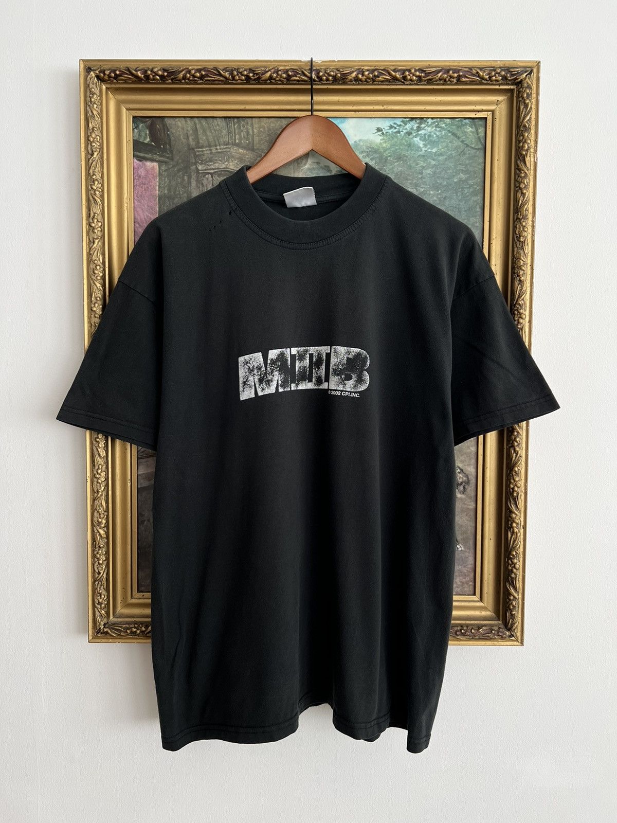 Vintage Vintage 2002 Men in Black 2 MIB Faded Black Tee (Will Smith) Size US XL / EU 56 / 4 - 1 Thumbnail