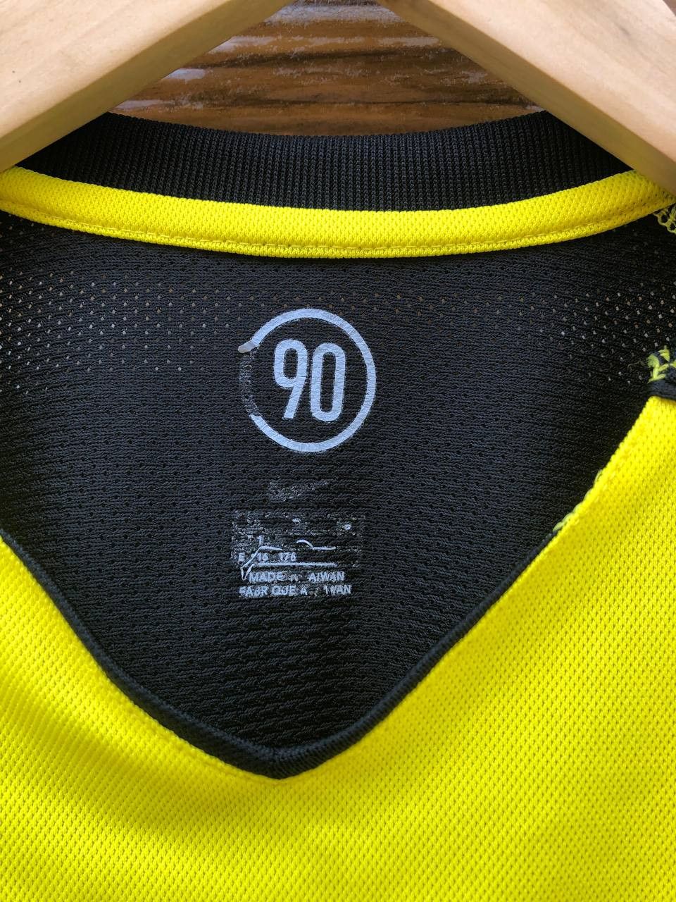 Vintage BORUSSIA DORTMUND 2004/05 FOOTBALL SHIRT SOCCER JERSEY NIKE Size US S / EU 44-46 / 1 - 4 Thumbnail