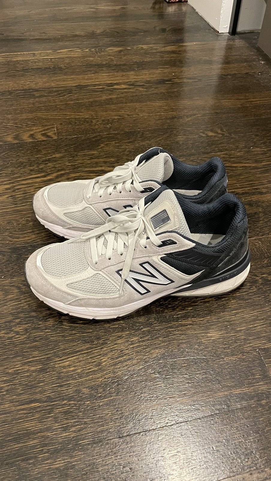 New Balance New Balance 990v5 Gray Suede Navy Size US 9 / EU 42 - 1 Thumbnail