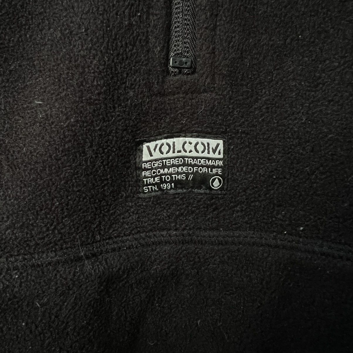 Japanese Brand VINTAGE FLEECE JACKET VOLCOM CENTRE LOGO Size US M / EU 48-50 / 2 - 5 Thumbnail