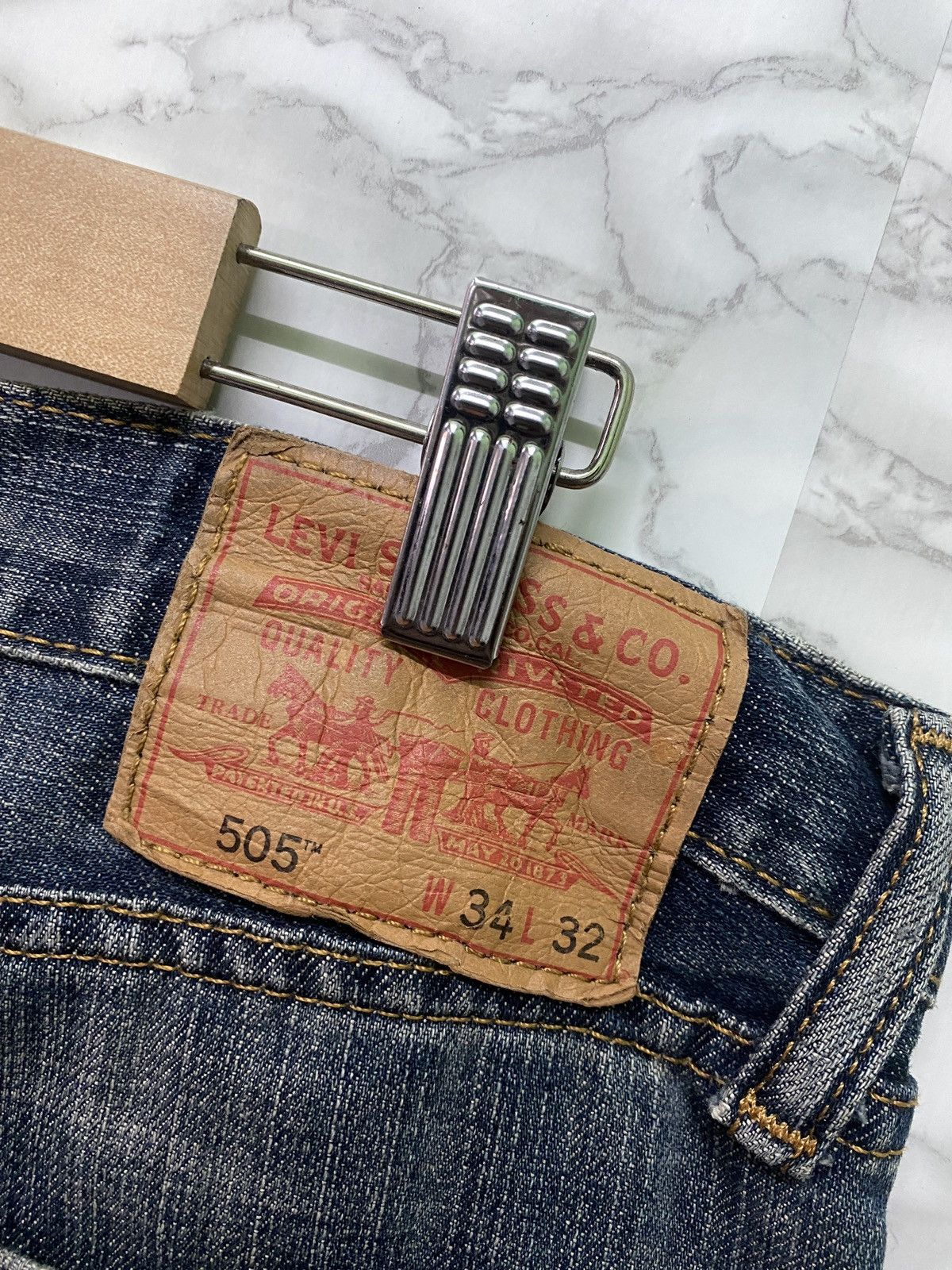 Levi's × Levi's Vintage Clothing Vintage LEVIS 505 Mid Blue Distressed Jeans -L17 Size US 35 - 14 Thumbnail