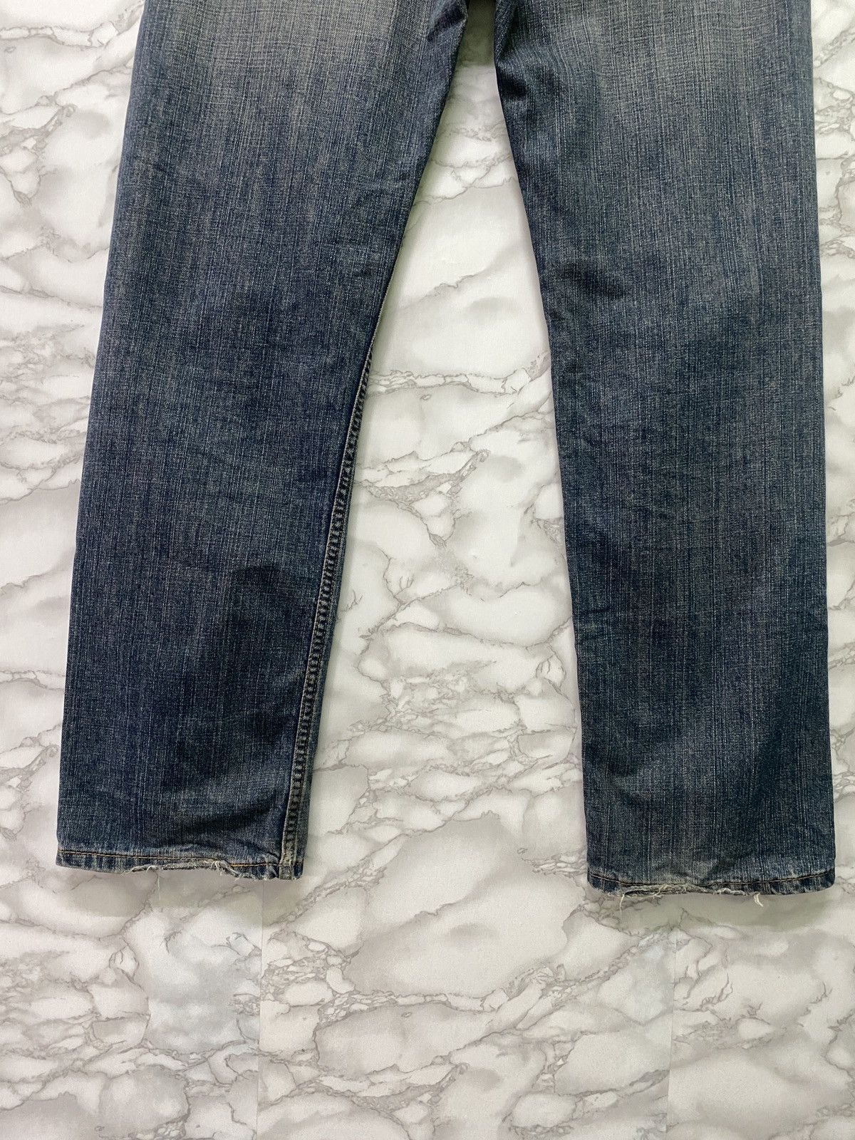 Levi's × Levi's Vintage Clothing Vintage LEVIS 505 Mid Blue Distressed Jeans -L17 Size US 35 - 13 Thumbnail