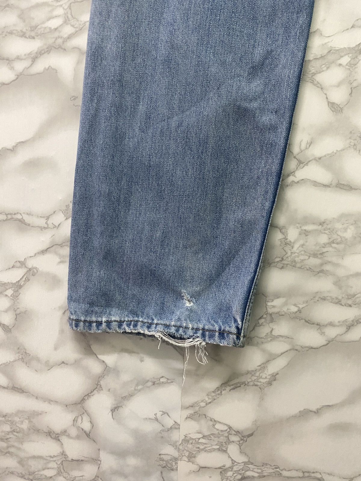 Levi's × Vintage Vintage LEVIS 505 Light Wash Distressed Jeans - L5 Size US 33 - 12 Thumbnail