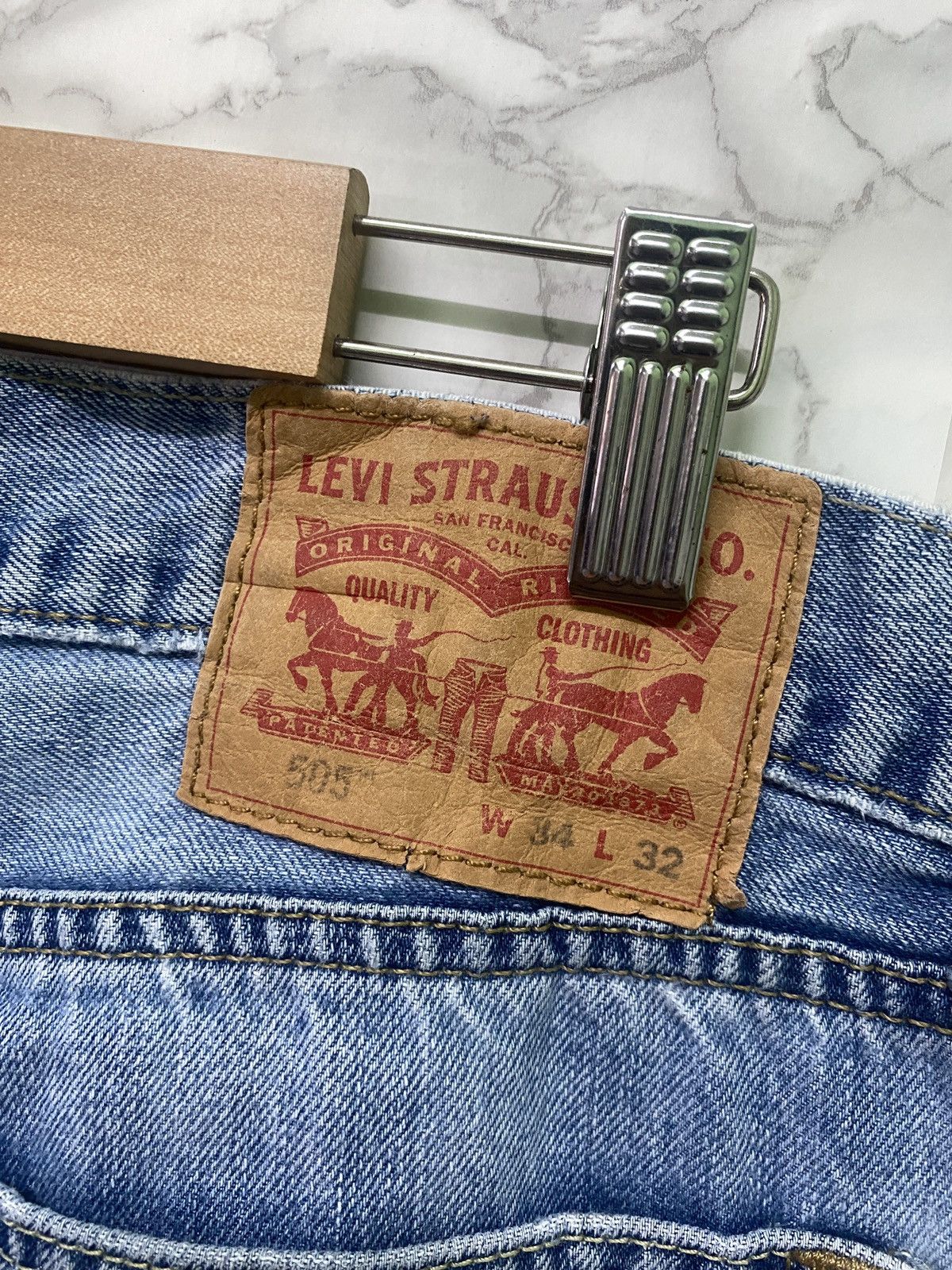 Levi's × Vintage Vintage LEVIS 505 Light Wash Distressed Jeans - L5 Size US 33 - 15 Thumbnail