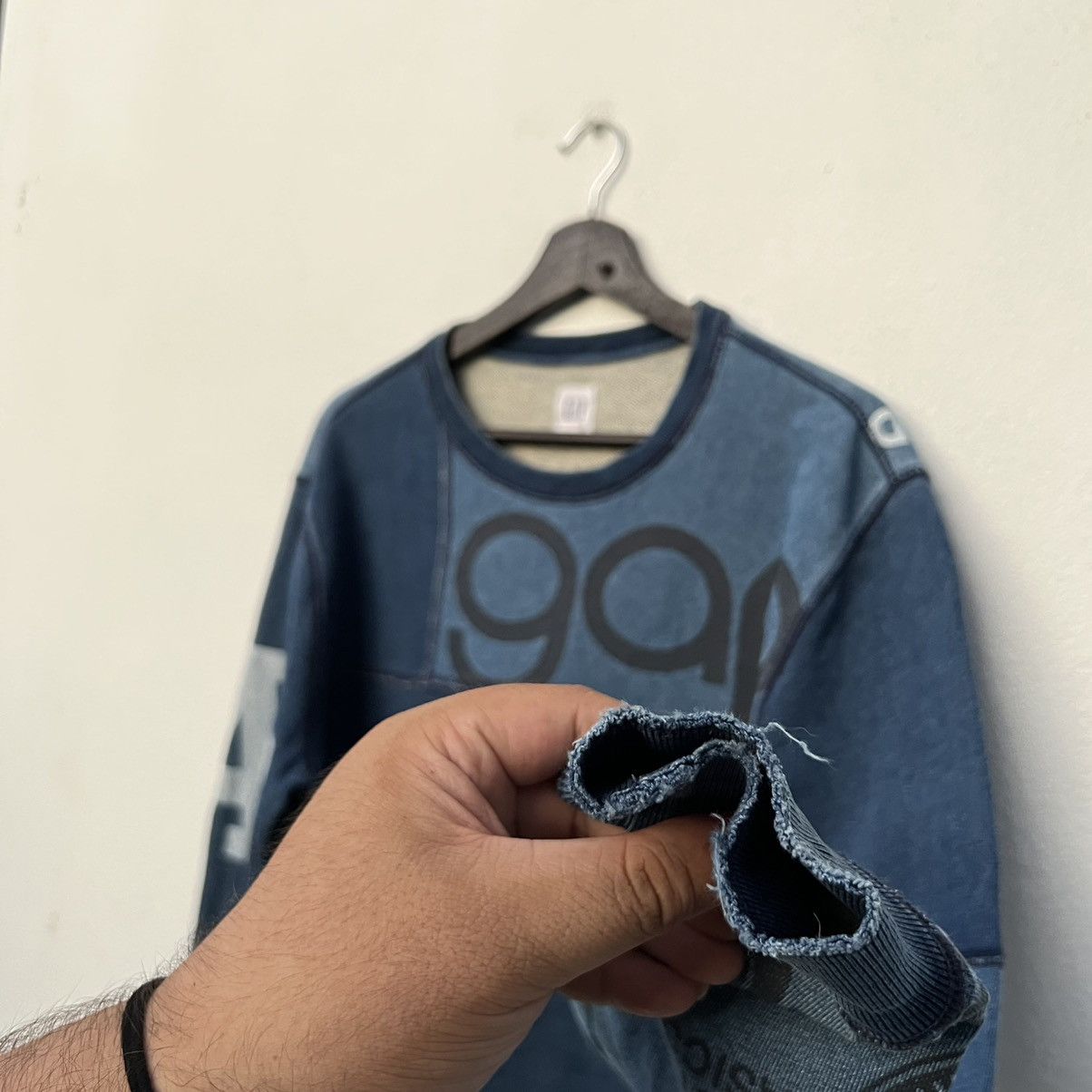 Japanese Brand VINTAGE GAP LOGO ORIGINALS OVERPRINT SWEATSHIRT CREWNECK Size US M / EU 48-50 / 2 - 8 Thumbnail
