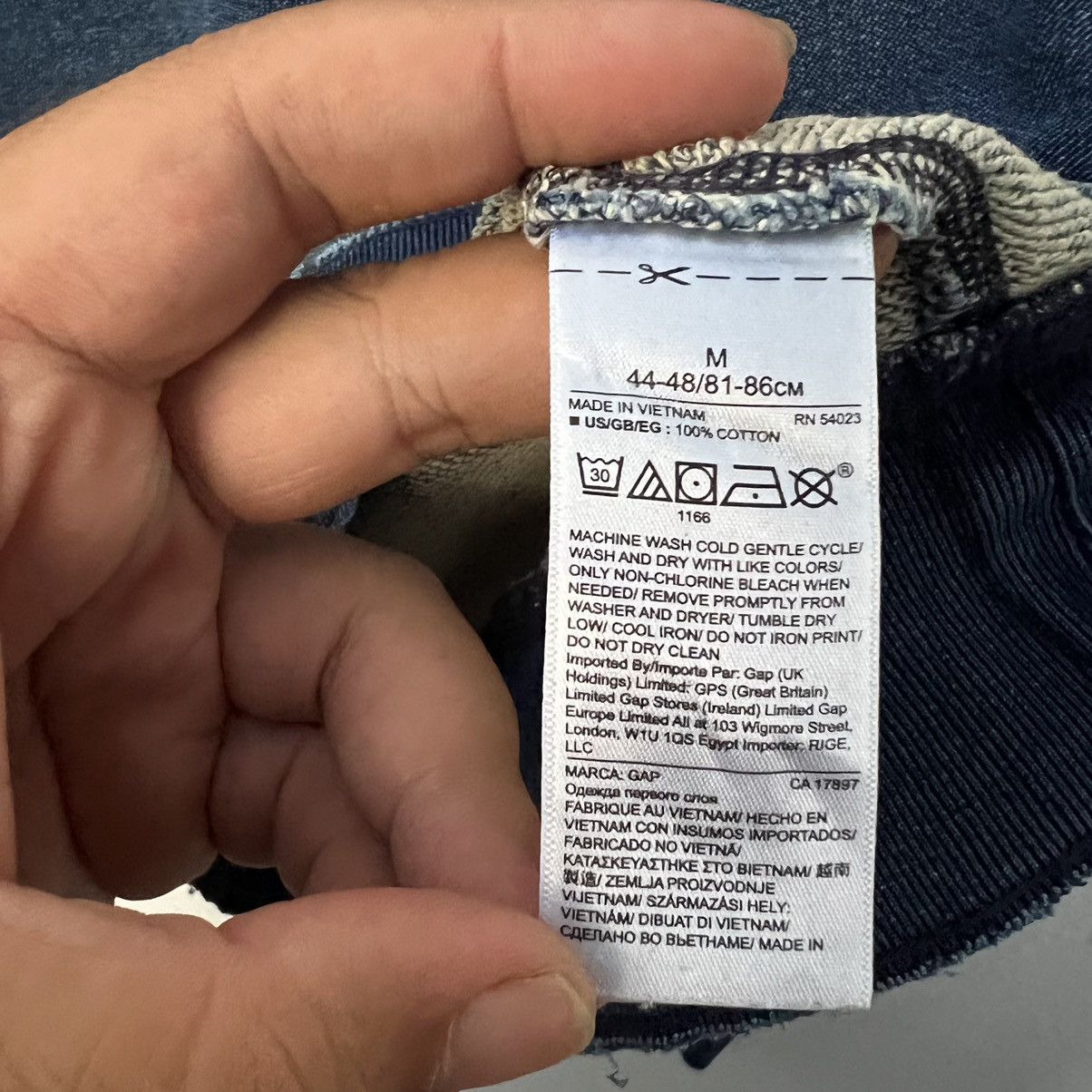 Japanese Brand VINTAGE GAP LOGO ORIGINALS OVERPRINT SWEATSHIRT CREWNECK Size US M / EU 48-50 / 2 - 15 Thumbnail