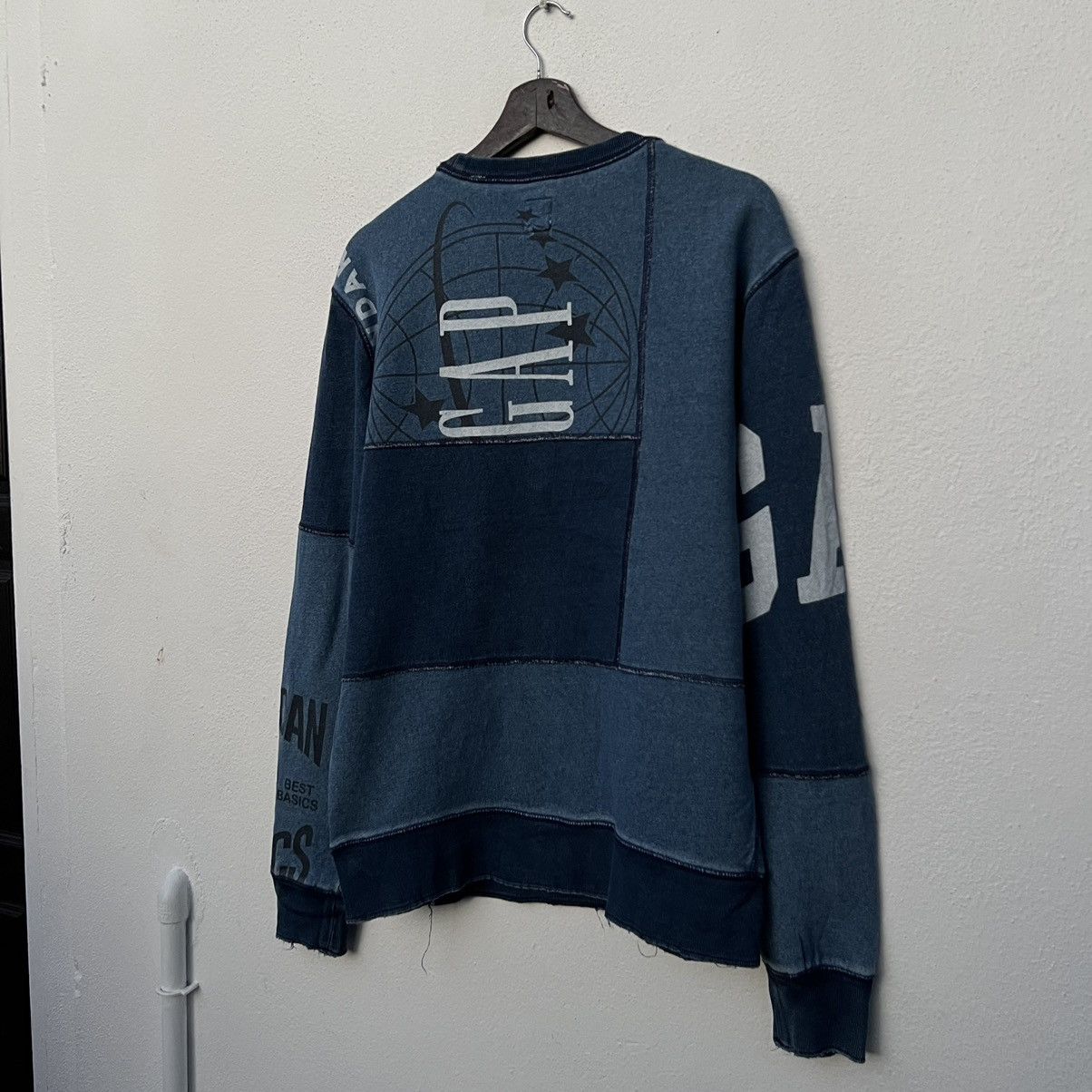 Japanese Brand VINTAGE GAP LOGO ORIGINALS OVERPRINT SWEATSHIRT CREWNECK Size US M / EU 48-50 / 2 - 11 Thumbnail