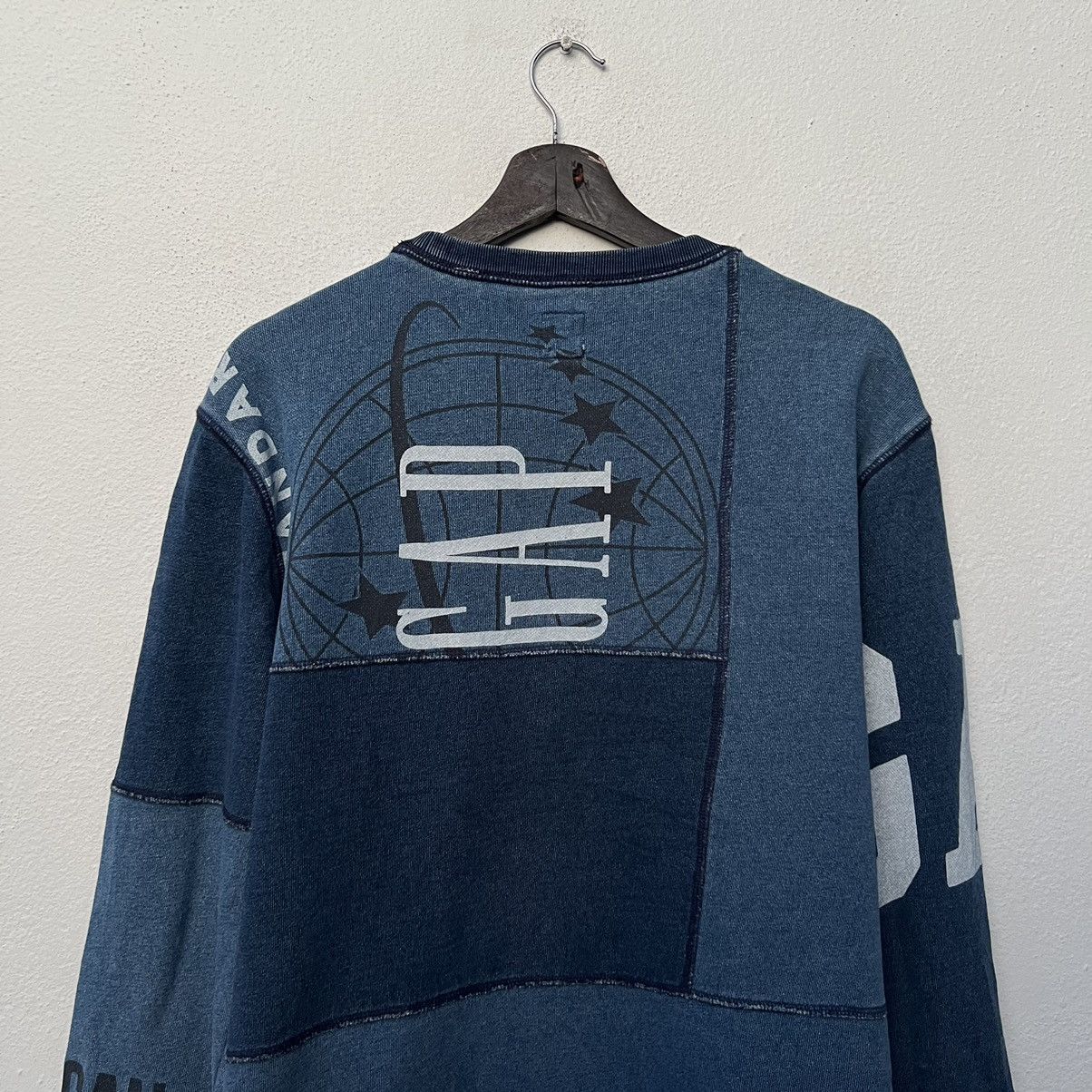 Japanese Brand VINTAGE GAP LOGO ORIGINALS OVERPRINT SWEATSHIRT CREWNECK Size US M / EU 48-50 / 2 - 12 Thumbnail