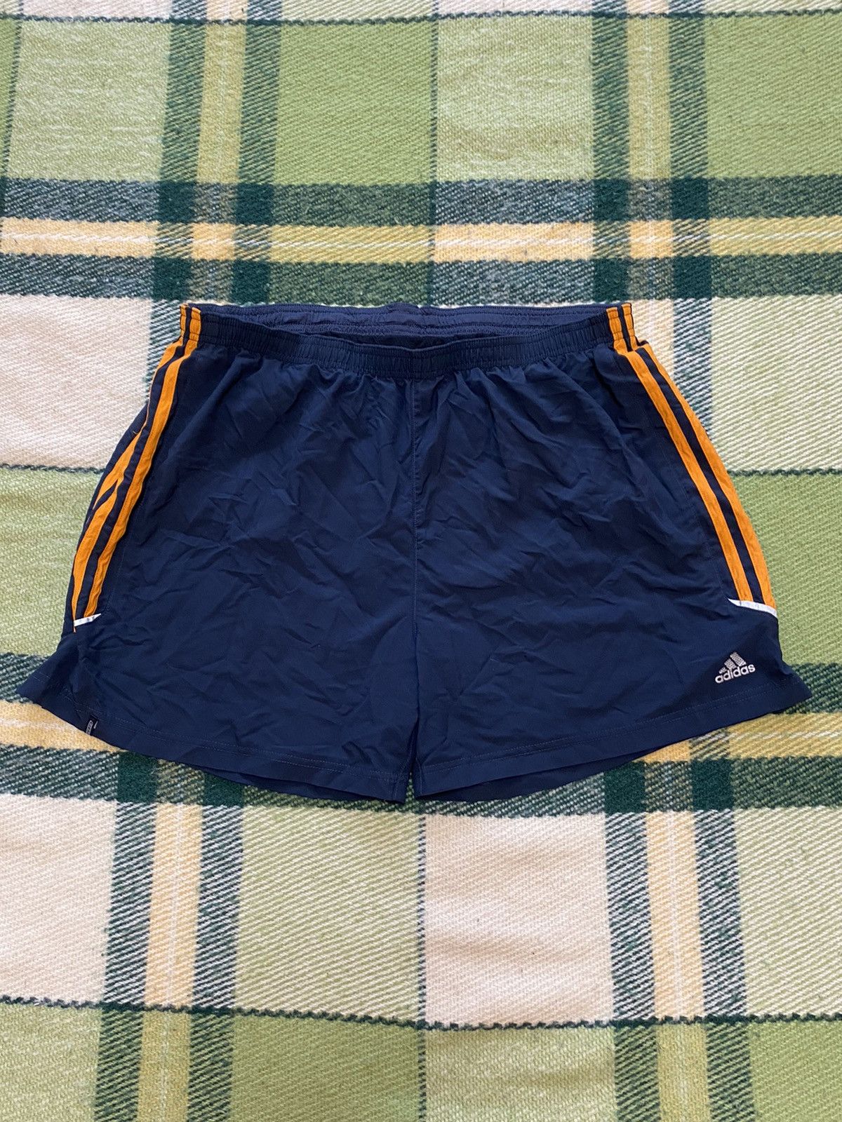 Adidas Vintage Adidas shorts streetwear y2k casual style size L Size US 34 / EU 50 - 2 Thumbnail