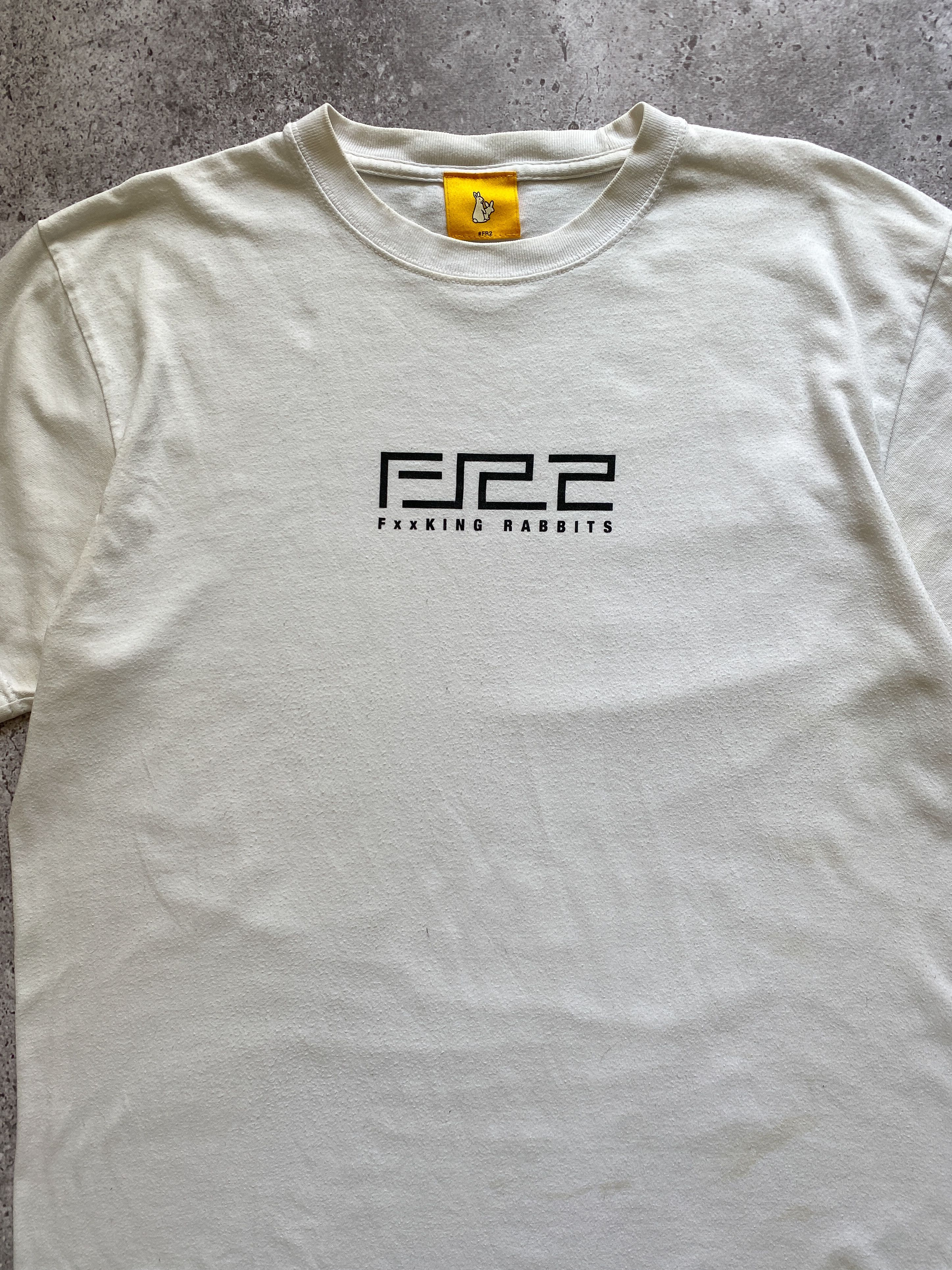 FR2 × Japanese Brand FR2 Fucking Rabbits Smoking Chills Tee Size US L / EU 52-54 / 3 - 3 Thumbnail