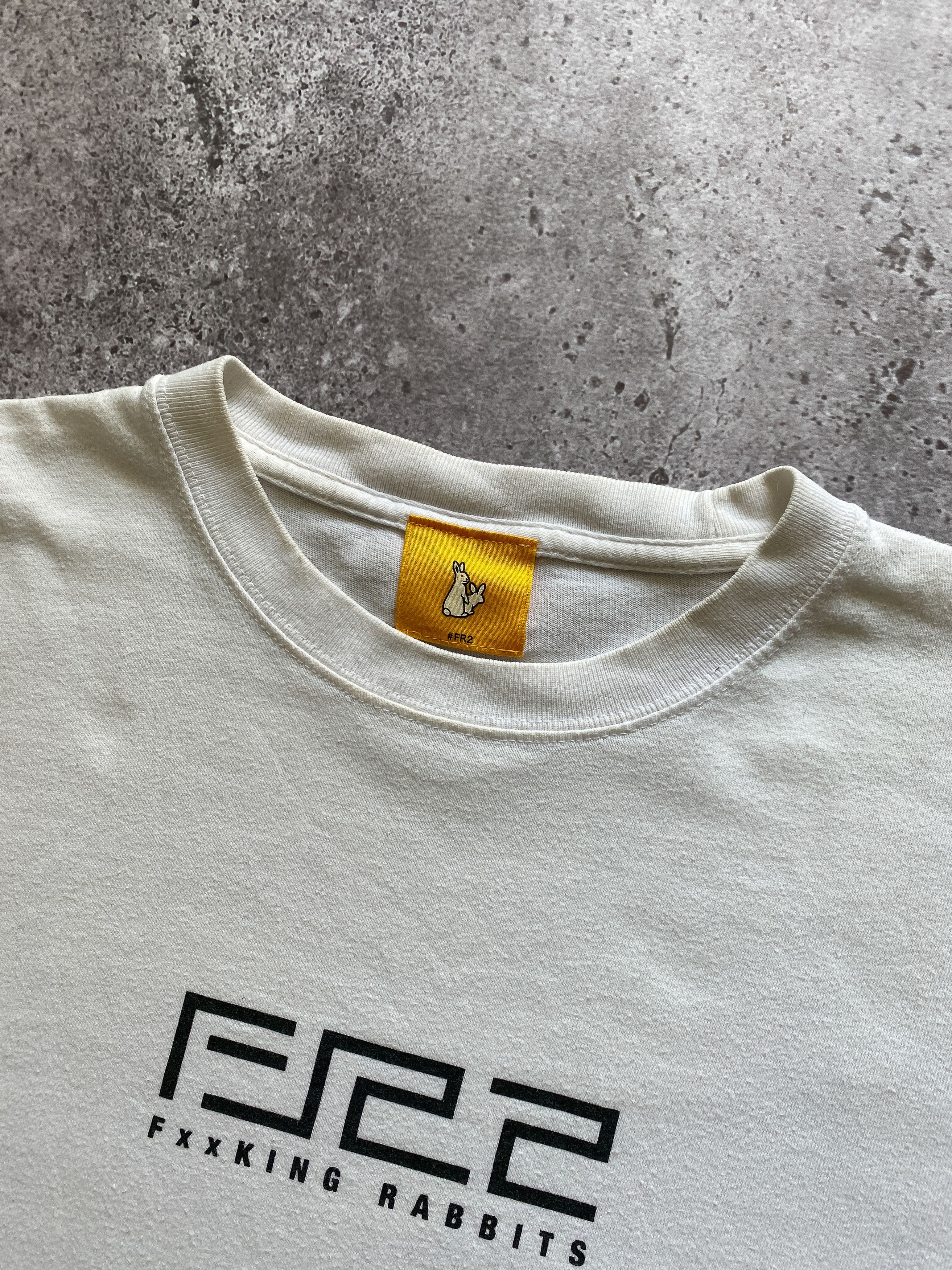 FR2 × Japanese Brand FR2 Fucking Rabbits Smoking Chills Tee Size US L / EU 52-54 / 3 - 10 Thumbnail