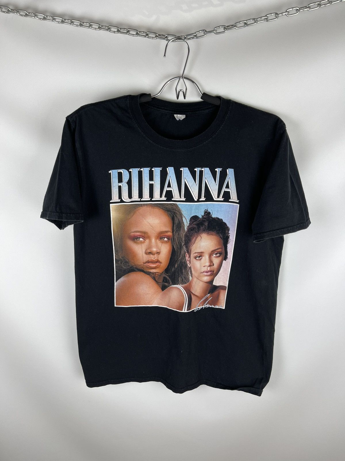 Band Tees Rihanna vintage big logo Gildan band tee shirt Size US M / EU 48-50 / 2 - 1 Thumbnail