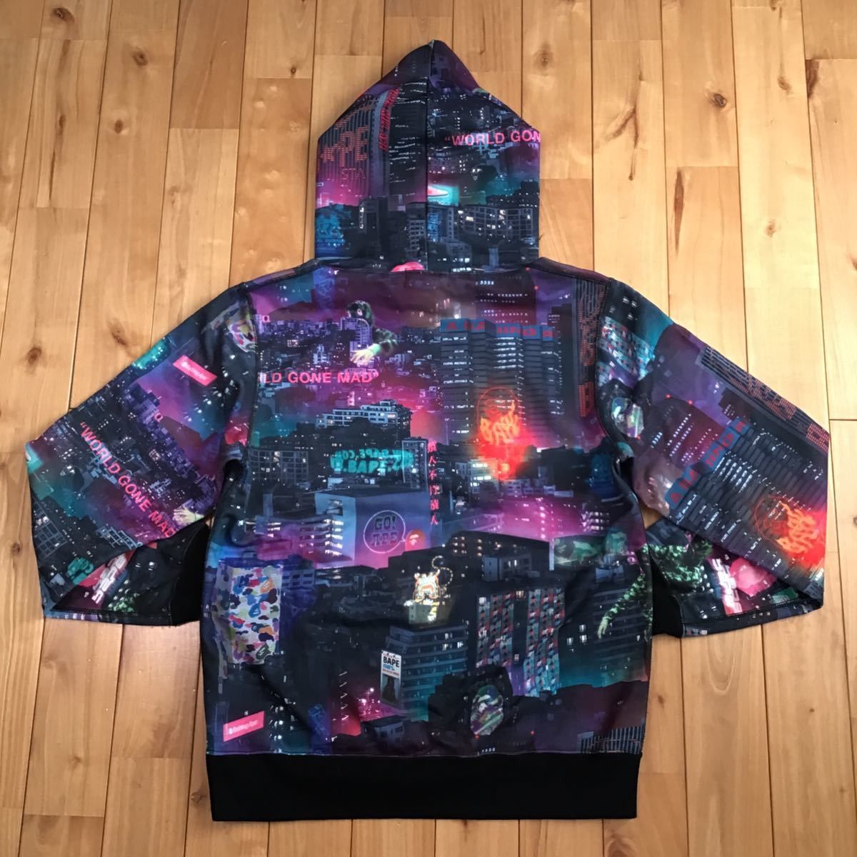 Bape BAPE NEON TOKYO pullover hoodie a bathing ape Size US L / EU 52-54 / 3 - 5 Thumbnail