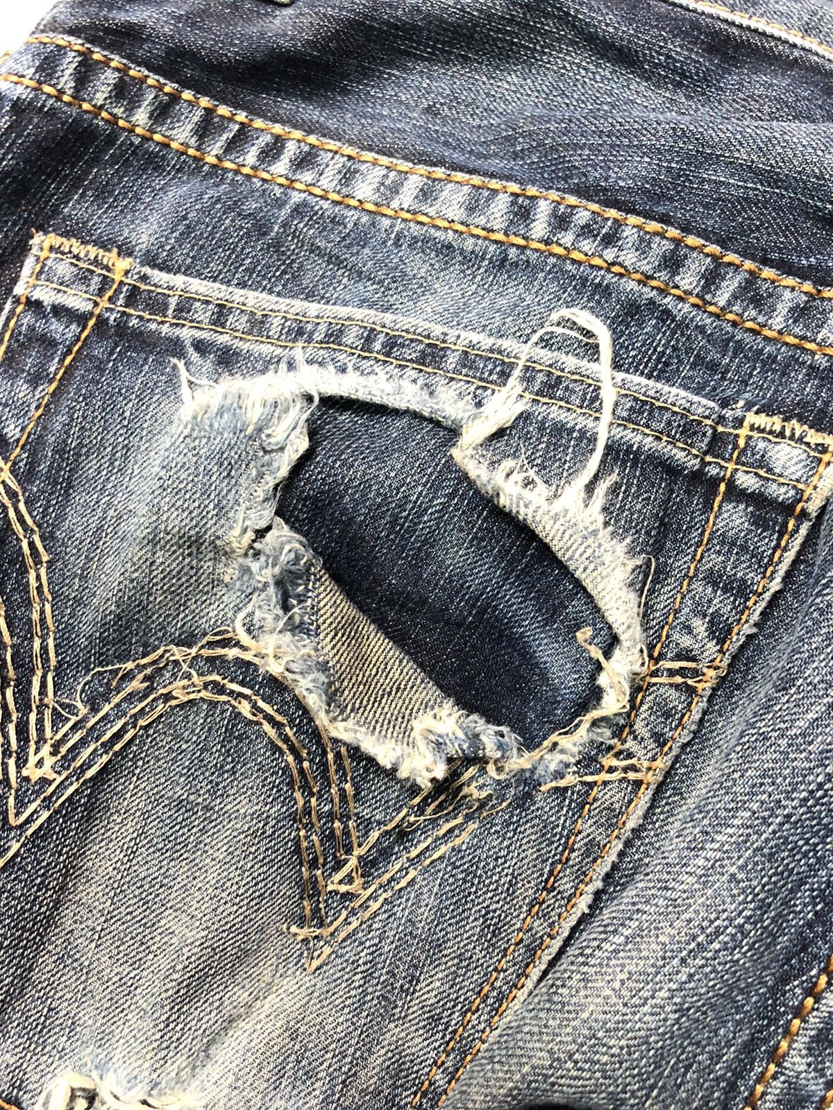 Edwin × Vintage VINTAGE EDWIN EXCLUSIVE VINTAGE XU DISSTRESSED DENIM JAPAN Size US 30 / EU 46 - 15 Thumbnail