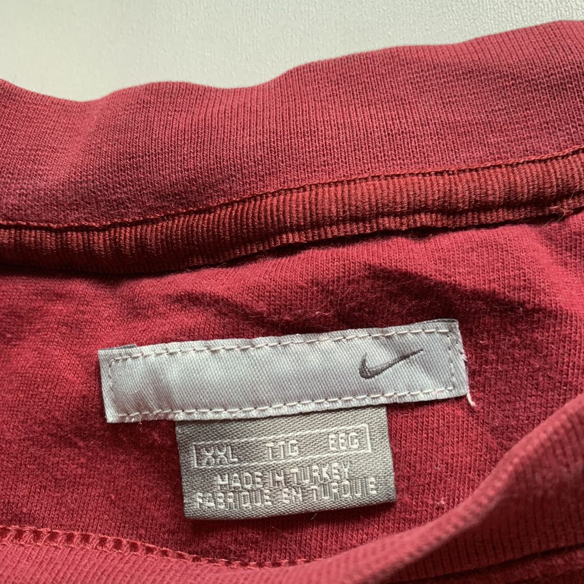 Nike Vintage 2000s Nike Embroidered Swoosh Crewneck Men's XXL Red Size US XXL / EU 58 / 5 - 2 Thumbnail